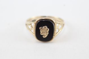 9ct gold rampant lion black onyx signet ring (2.4g) Size T
