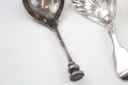 3 x Antique / Vintage .925 Sterling Silver Caddy Spoons Inc Georgian (54g) - In antique / vintage - Image 3 of 8