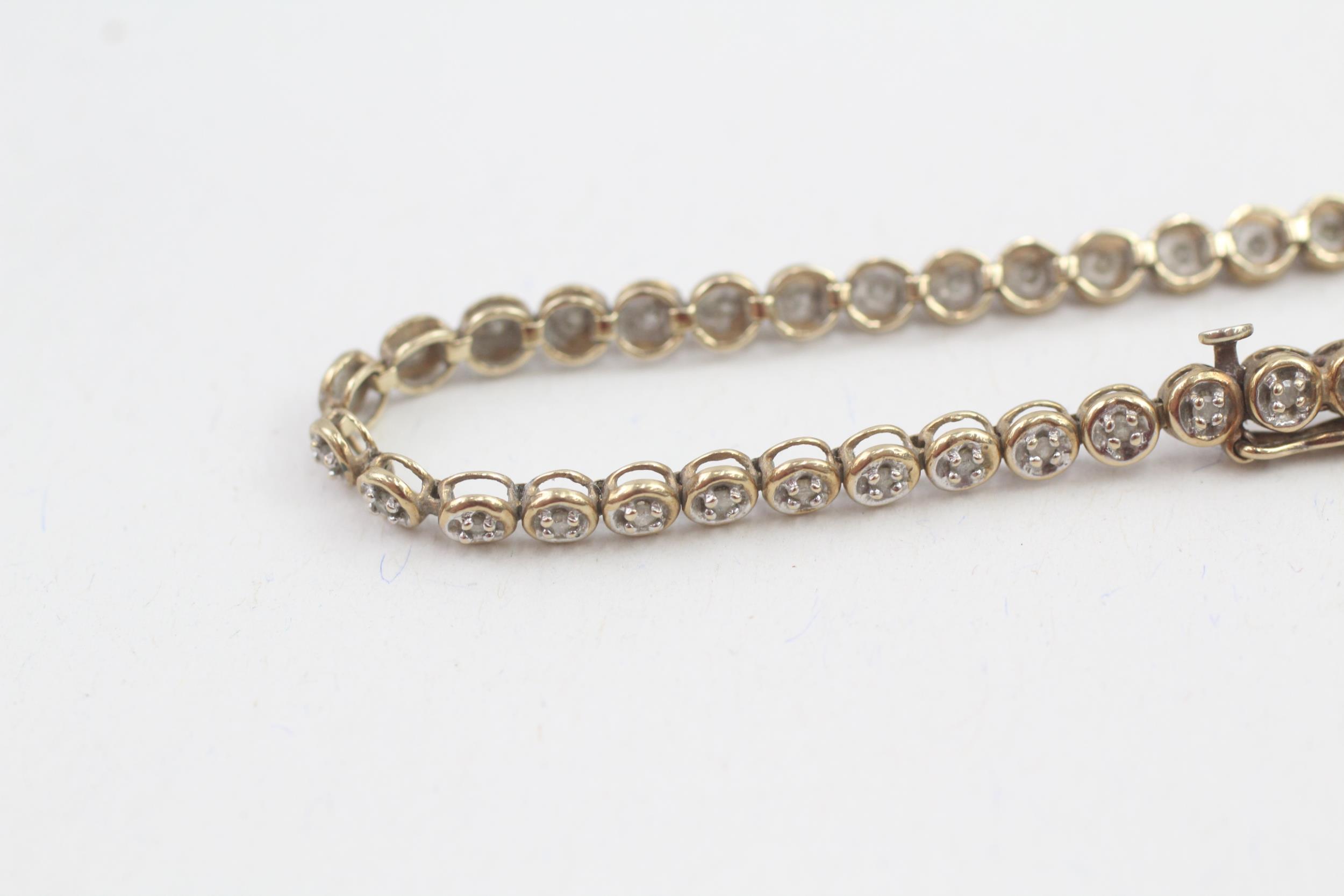 9ct gold diamond set tennis bracelet (5.4g) - Image 4 of 5