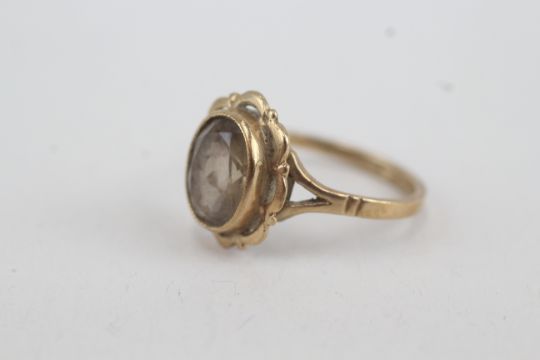 9ct gold smokey quartz single stone ring with curvy openwork framework (2.5g) Size M - Image 3 of 4