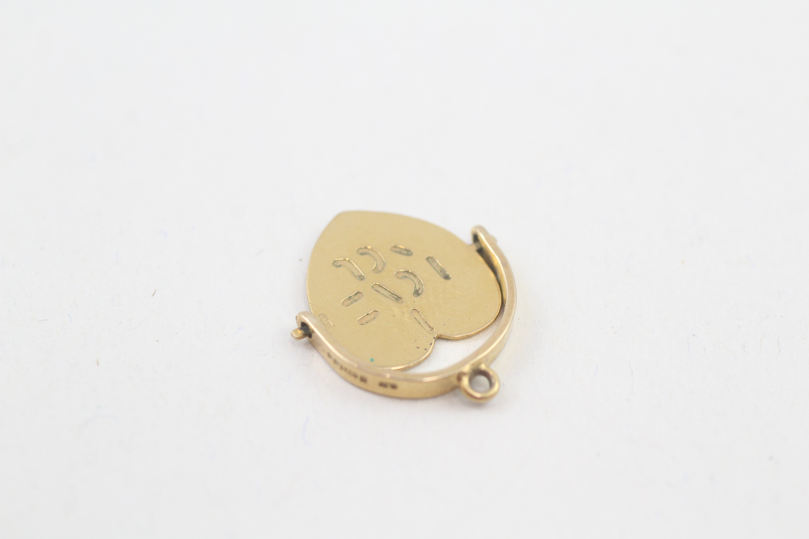 9ct gold vintage 'I love you' spinning heart shape charm (1.1g) - Image 7 of 8