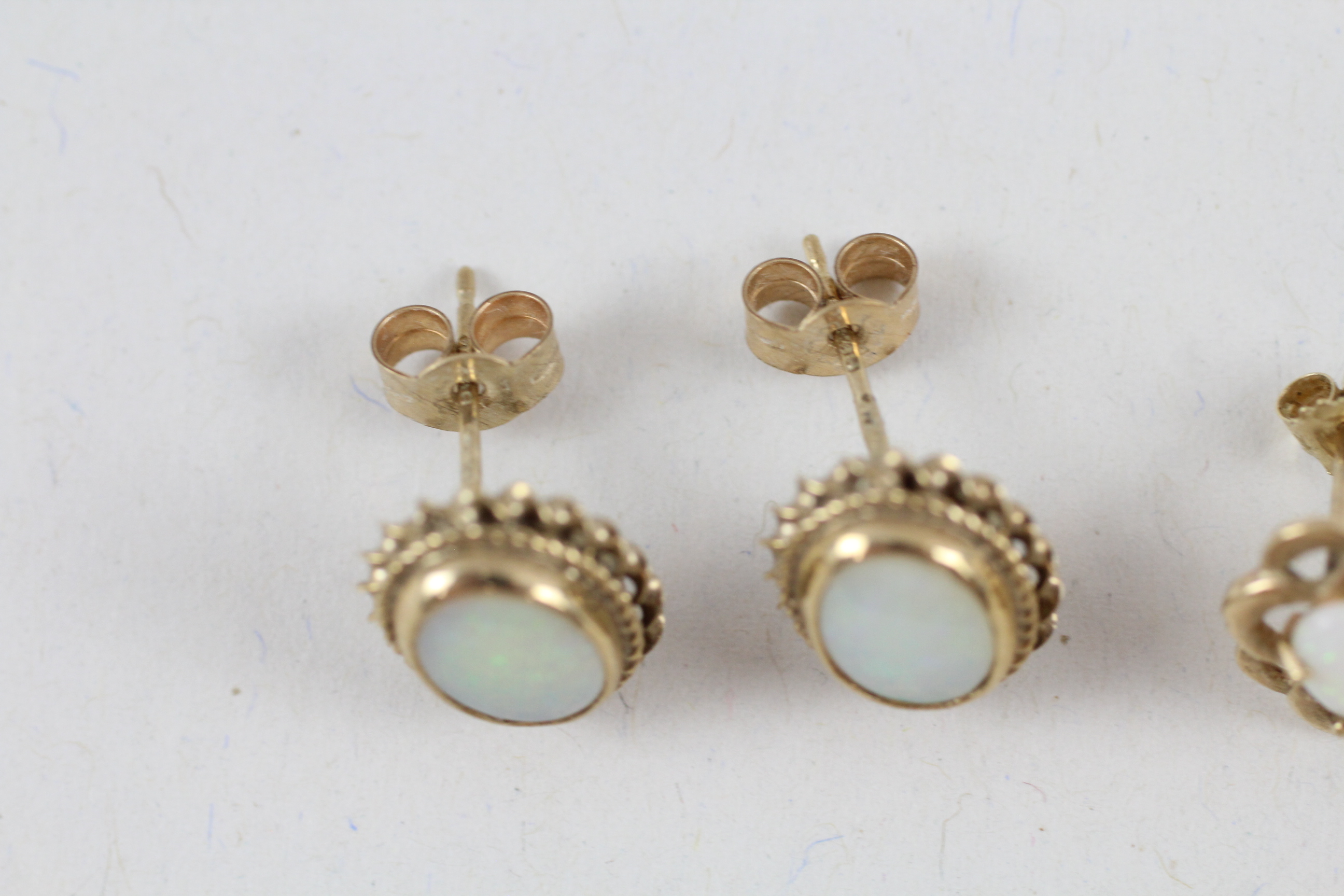 2 x 9ct opal stud earrings (2.7g) - Image 4 of 6