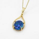 9ct gold opal triplet pendant on chain (2.5g)