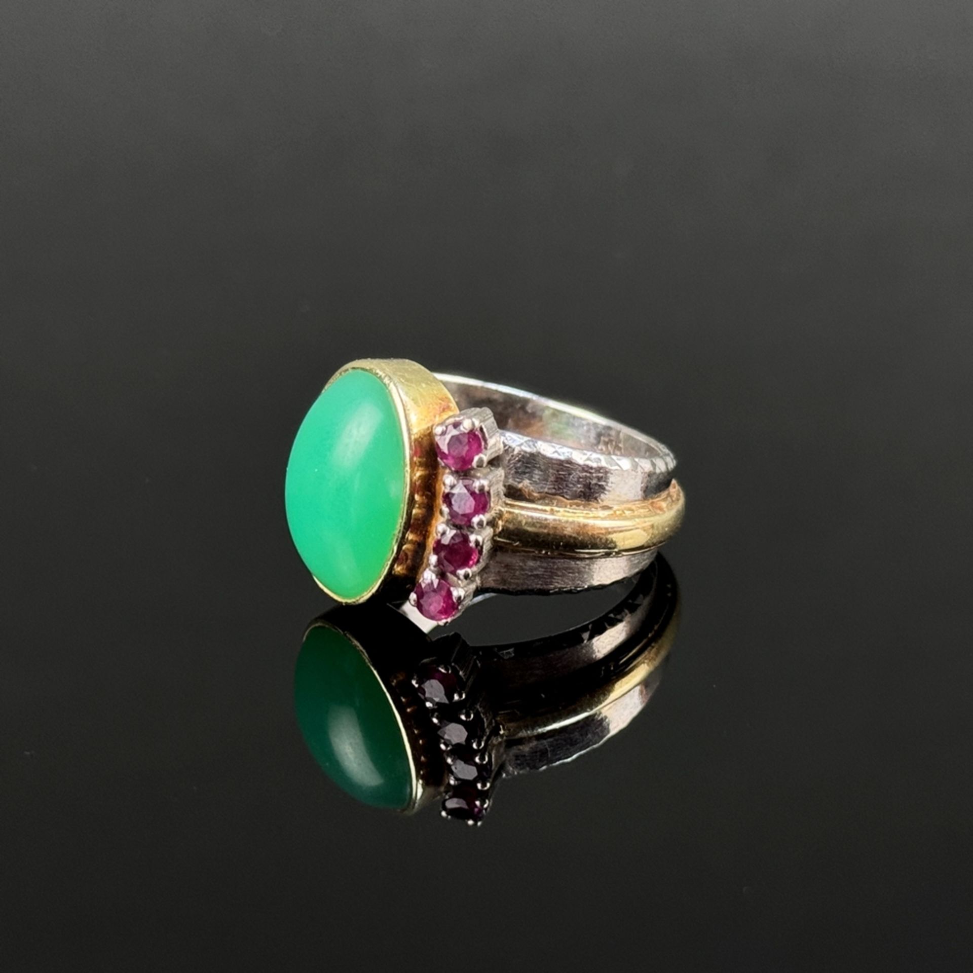 Chrysoprase ruby ring, goldsmith's work, 585/14K white and yellow gold (hallmarked), total weight 1