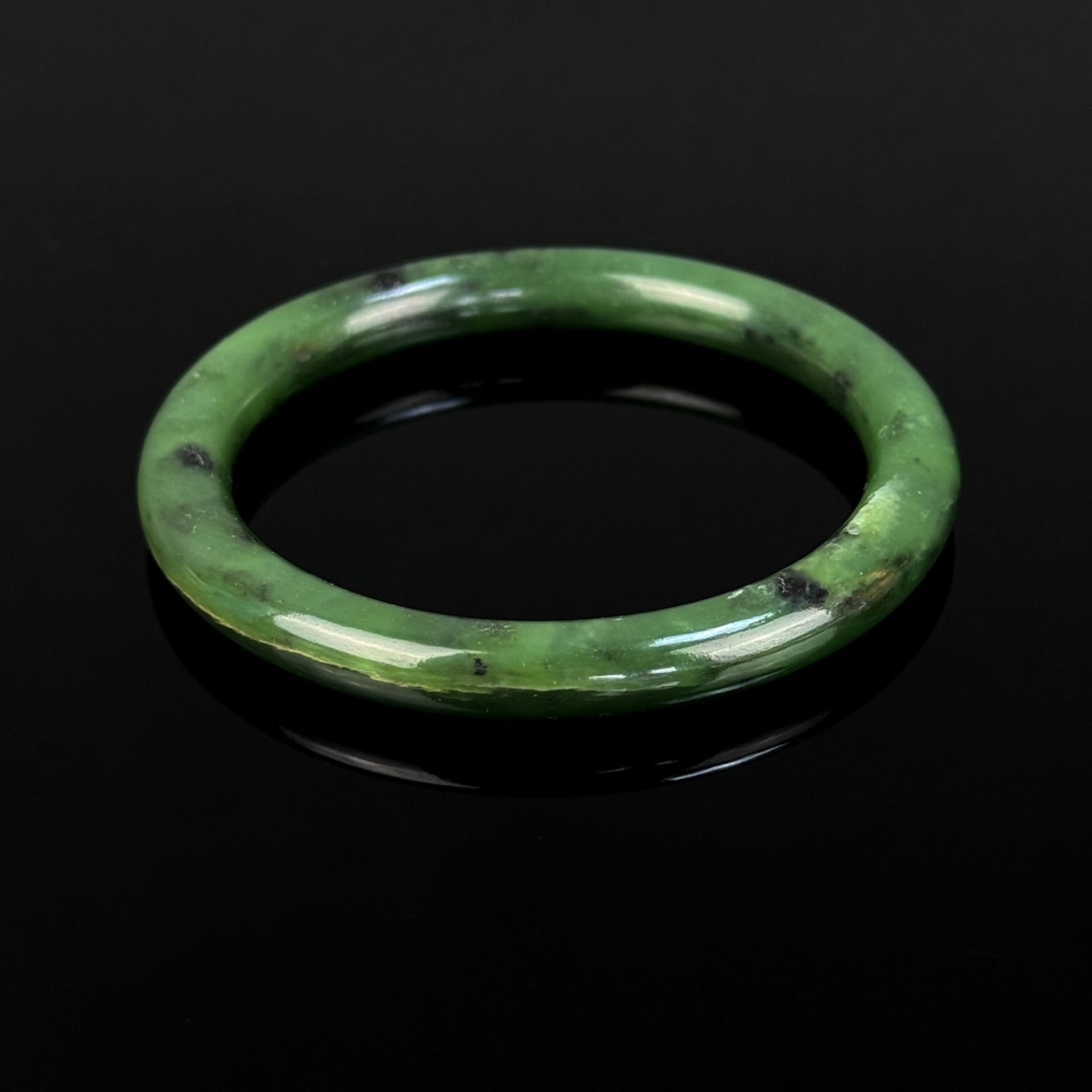 Jade bangle, total weight 41g, hand-cut bangle, solidly crafted from natural forest green jade, inn