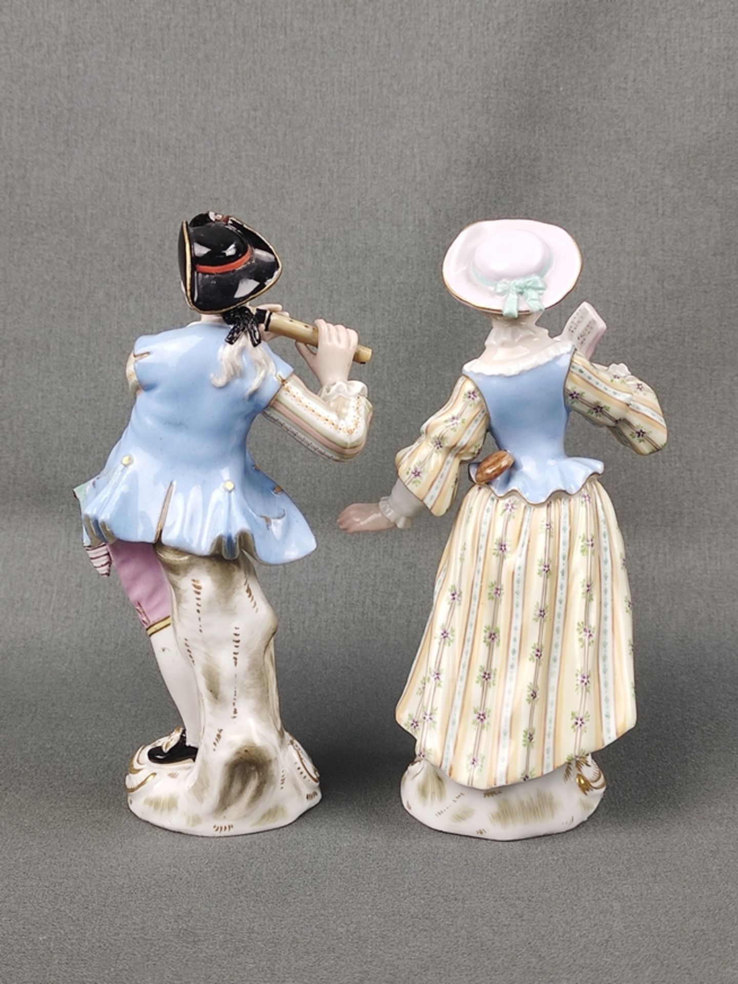 Pair of porcelain figurines "Galante Kapelle", Meissen, "Singer", model no. 120, and "Flutist", mod - Image 2 of 7