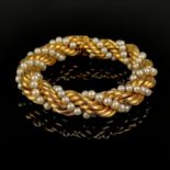 Pearl gold bracelet, 750/18K yellow gold (hallmarked), 55.45g, made from one strand of pearls and o
