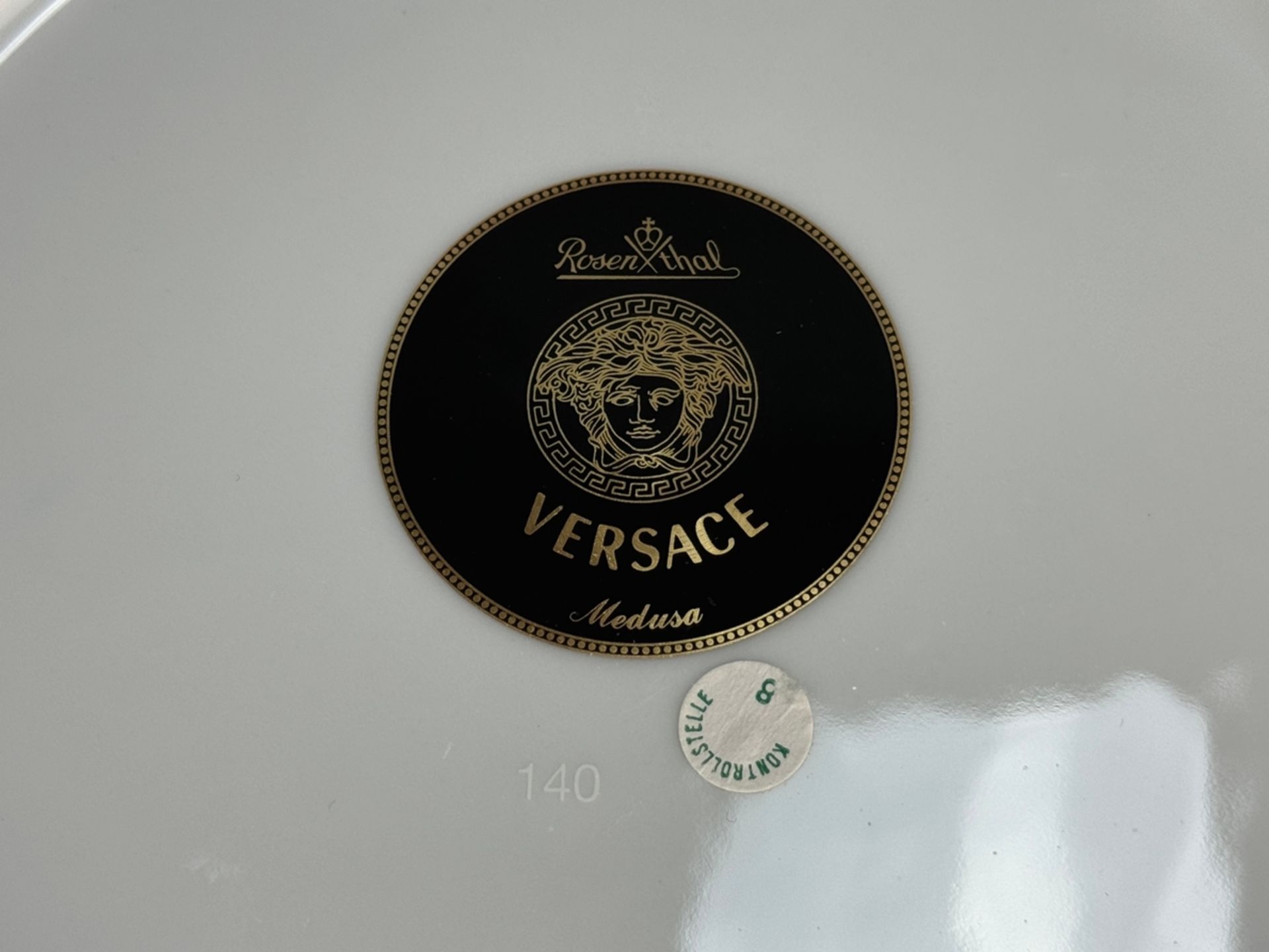 Six dinner plates, Rosenthal, Versace design, Medusa decor, black/gold base mark, border with baroq - Image 2 of 2