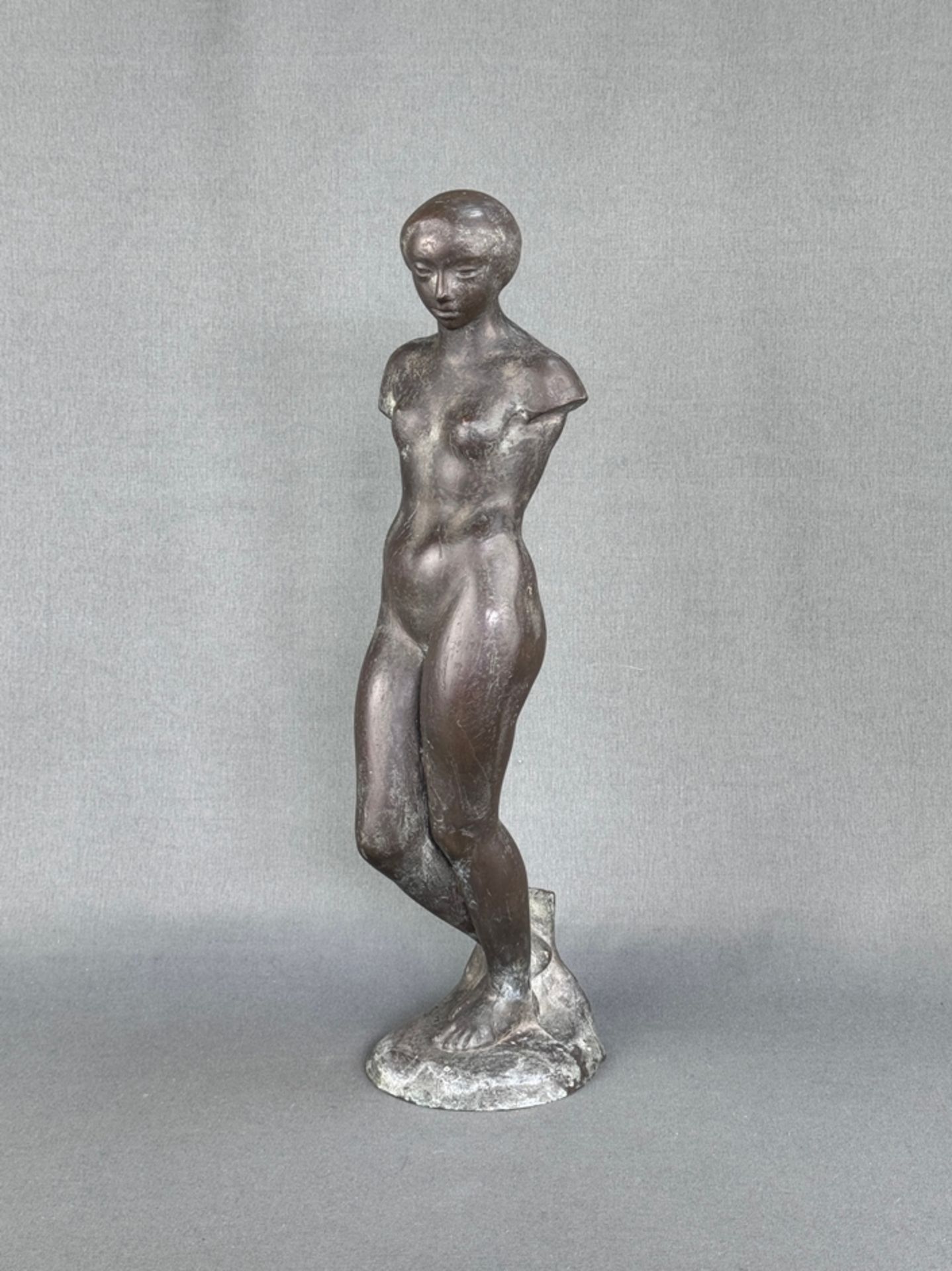 Röhrig, Karl (1886 Eisfeld an der Werra -1972 Munich), female nude, patinated bronze, signed and da