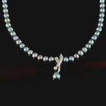 Pearl necklace, 750/18K white gold (hallmarked), total weight 17.11g, Mikura, equally sized Japanes
