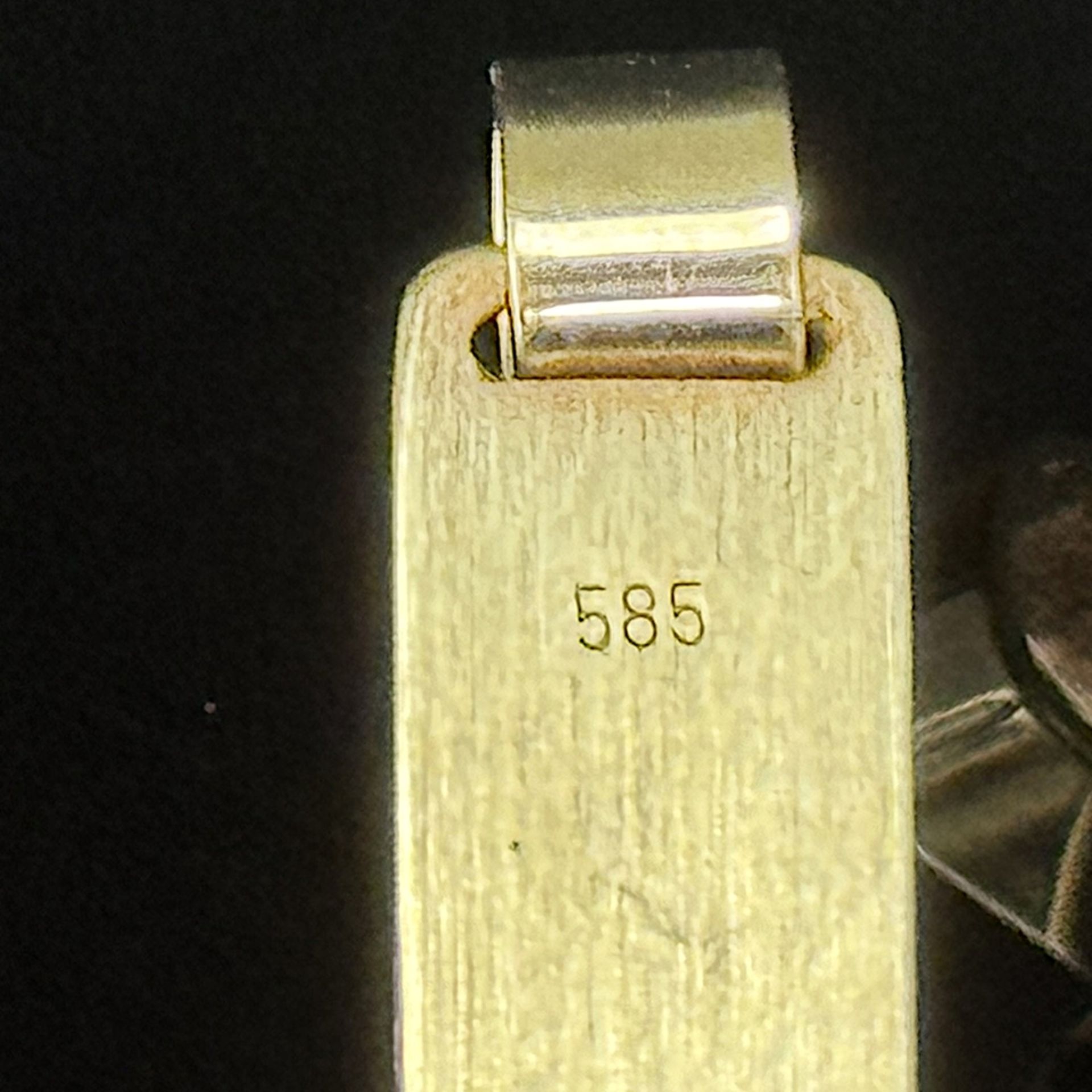 Modern cross pendant with amethyst, 585/14K yellow gold (hallmarked), 6.61g, length 5cm *1145/1228/ - Image 2 of 2