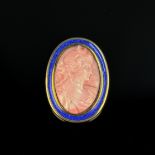 Pendant/brooch with coral cameo, 585/14K yellow gold (hallmarked), total weight 14.59g, finely cut 
