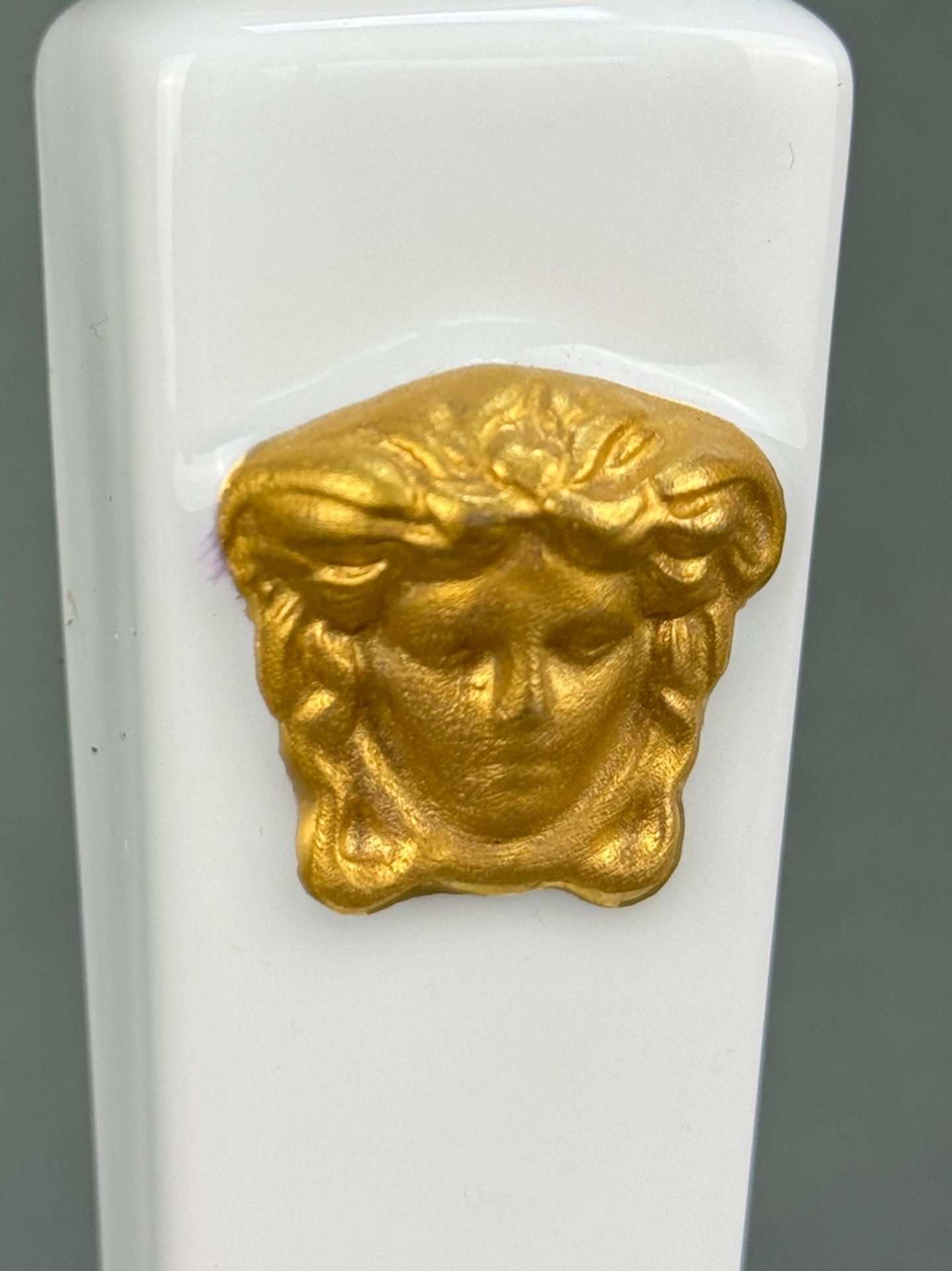 Drei Kerzenhalter, Rosenthal, Entwurf Versace, Dekor "Gorgona", goldene Bodenmarke, jeweils Weiß-Po - Bild 8 aus 8