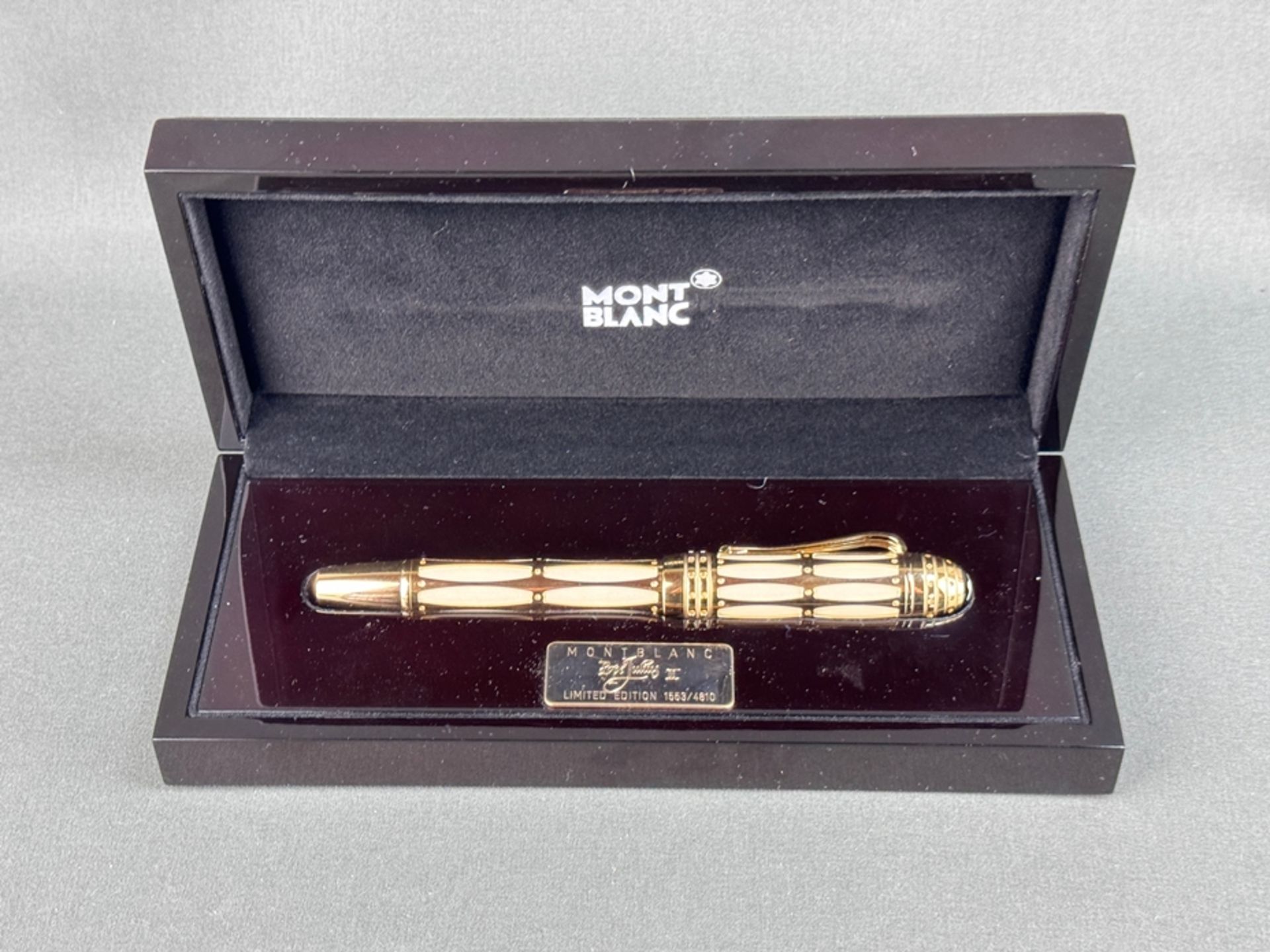 Montblanc fountain pen "Pope Julius II", limited edition 1553/4810, piston fountain pen with 750/18