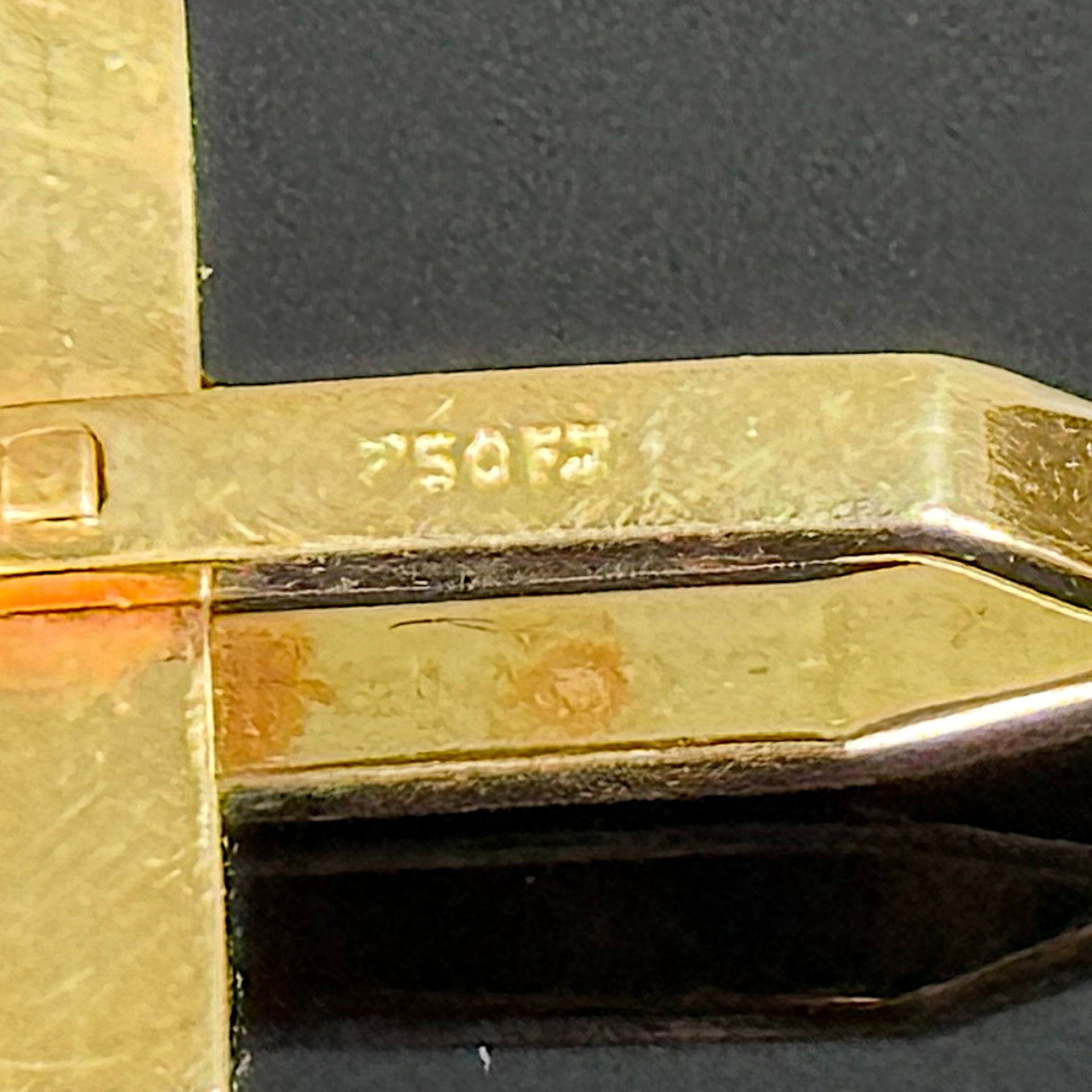 Paar Manschettenknöpfe, 750/18K Gelbgold (punziert), 8,4g, Schauseite 8,9x9mm, in Etui (schließt ni - Bild 2 aus 2