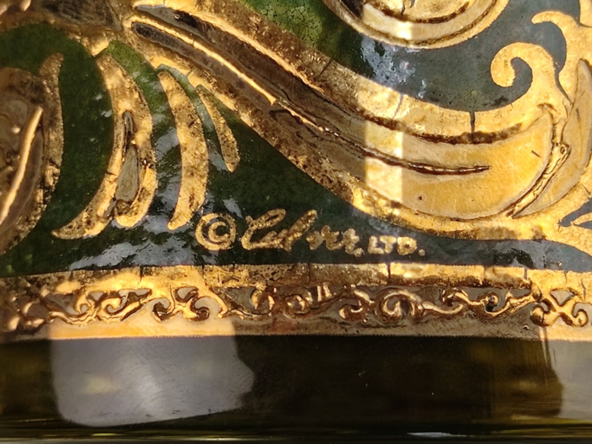 Sieben Trinkgläser, farbloses Glas, mattgrünes Band, ornamentale Goldränder und Goldbemalung, Culve - Bild 2 aus 3