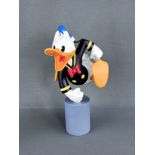 Leblon Delienne & Disney "Donald Duck" Figur, 2013, am Sockelfuß gemarkt, Höhe 35cm, Mütze beschädi