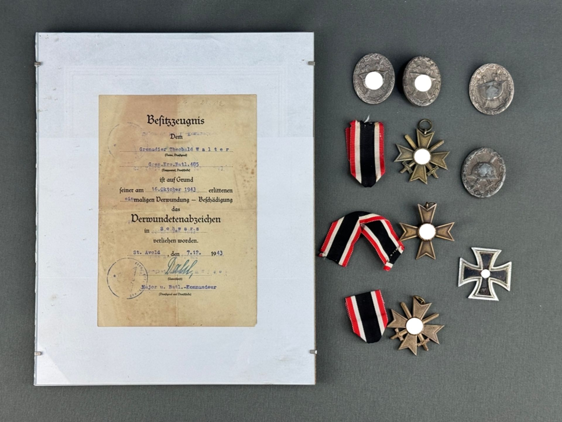 Order/medal collection, 9 pieces, consisting of: 4 Third Reich Wounded Service Badges, 2 with erase