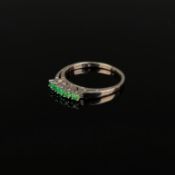 Feiner Smaragd Ring, 585/14K Weißgold (punziert), 1,92g, schauseitig besetzt mit 5 kleinen Smaragde