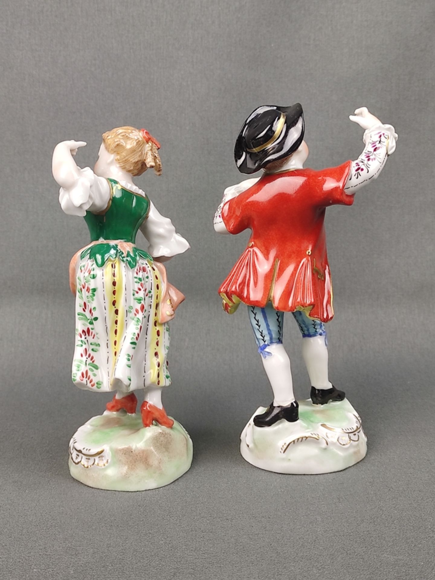 Paar Porzellanfiguren "Bauerntanz", Dresdner Porzellan, Frau und Mann in bäuerlicher Kleidung in Ta - Bild 2 aus 3