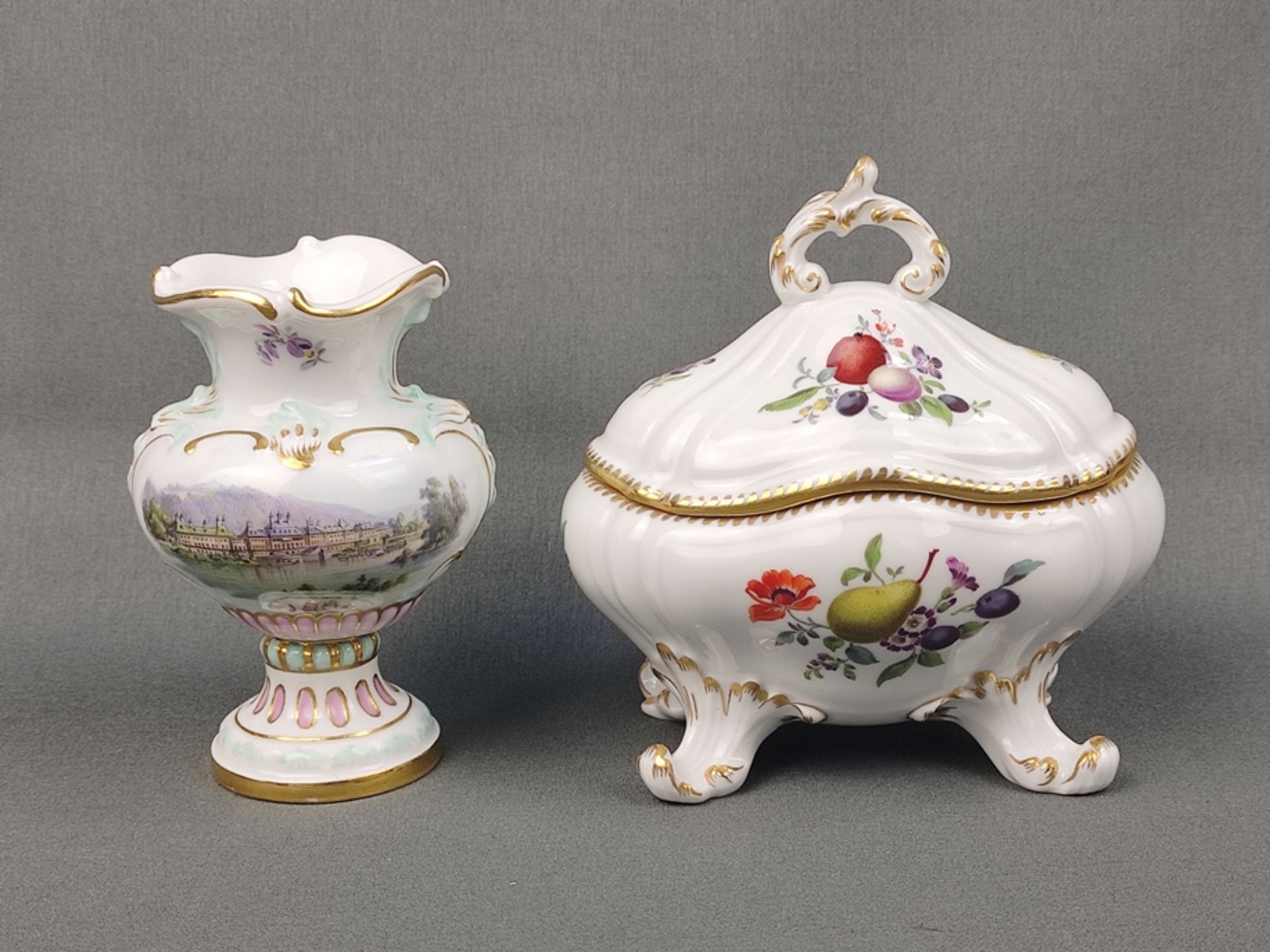 Two pieces of porcelain, Meissen, consisting of: small view vase, 1st choice, one side with miniatu