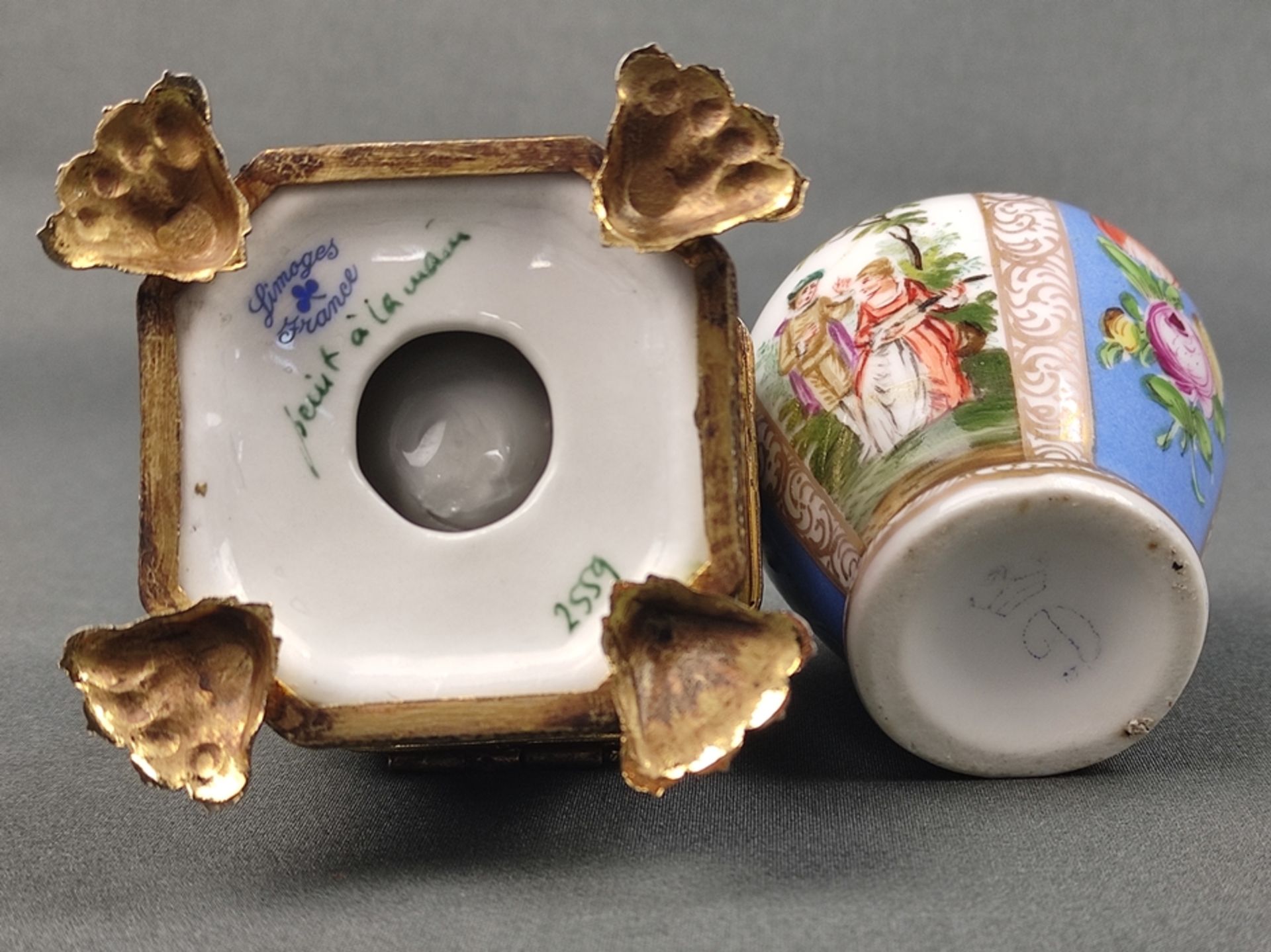 Small convolute of porcelain, two pieces, consisting of: small lidded jar/inkwell, Limoges, polychr - Image 2 of 2