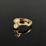 Diamond ring, 585/14K yellow gold (hallmarked), 4g, front with two round brilliant-cut diamonds, to