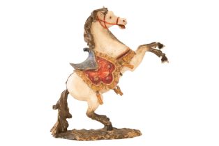 Holzpferd auf Plinthe |Wooden Horse on Plinth