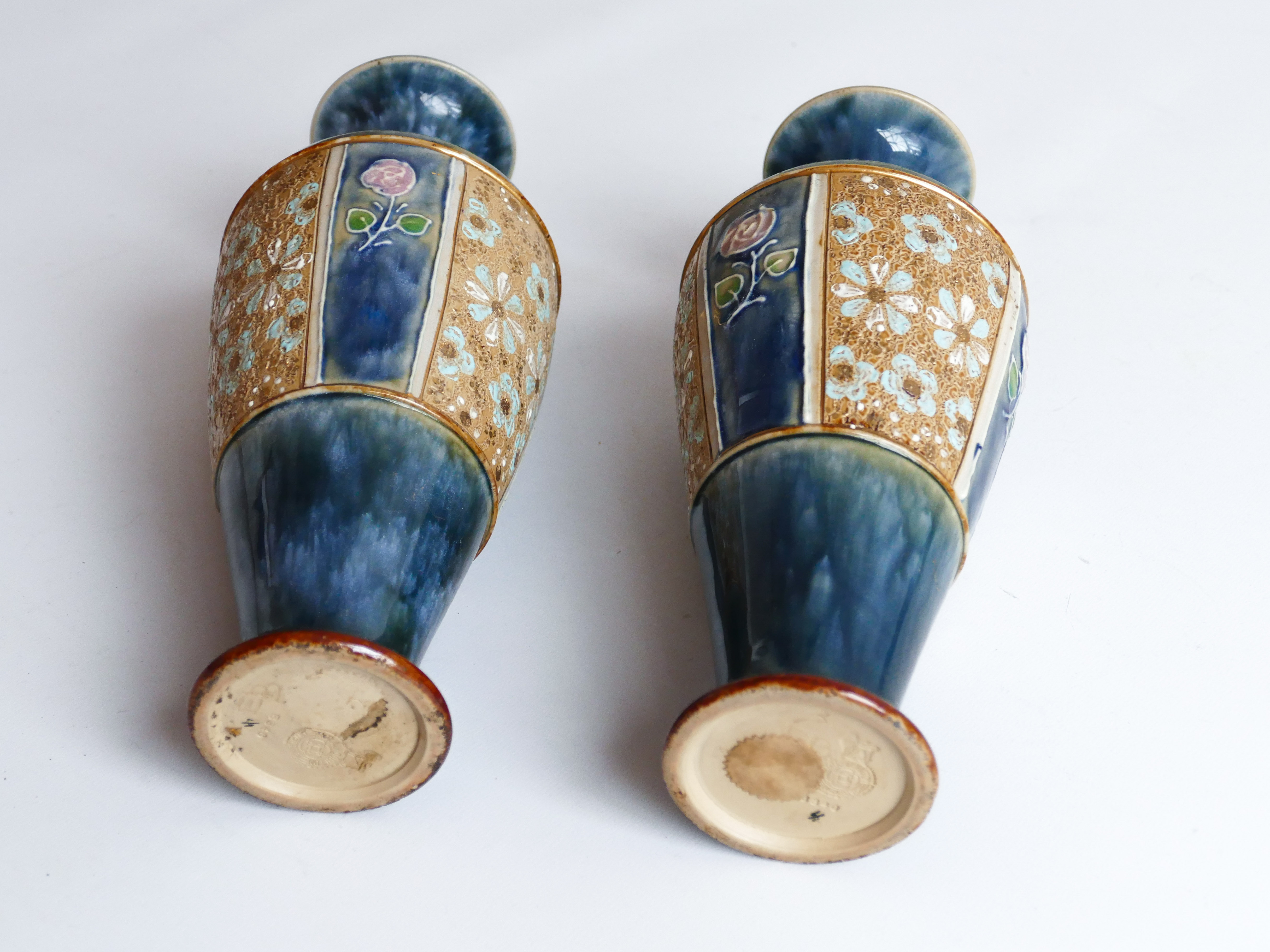 ROYAL DOULTON PAIR OF GLAZED ANTIQUE TAPESTRY VASES CHINA FLORAL MADE IN ENGLAND ART NOUVEAU LAMBETH - Image 3 of 4
