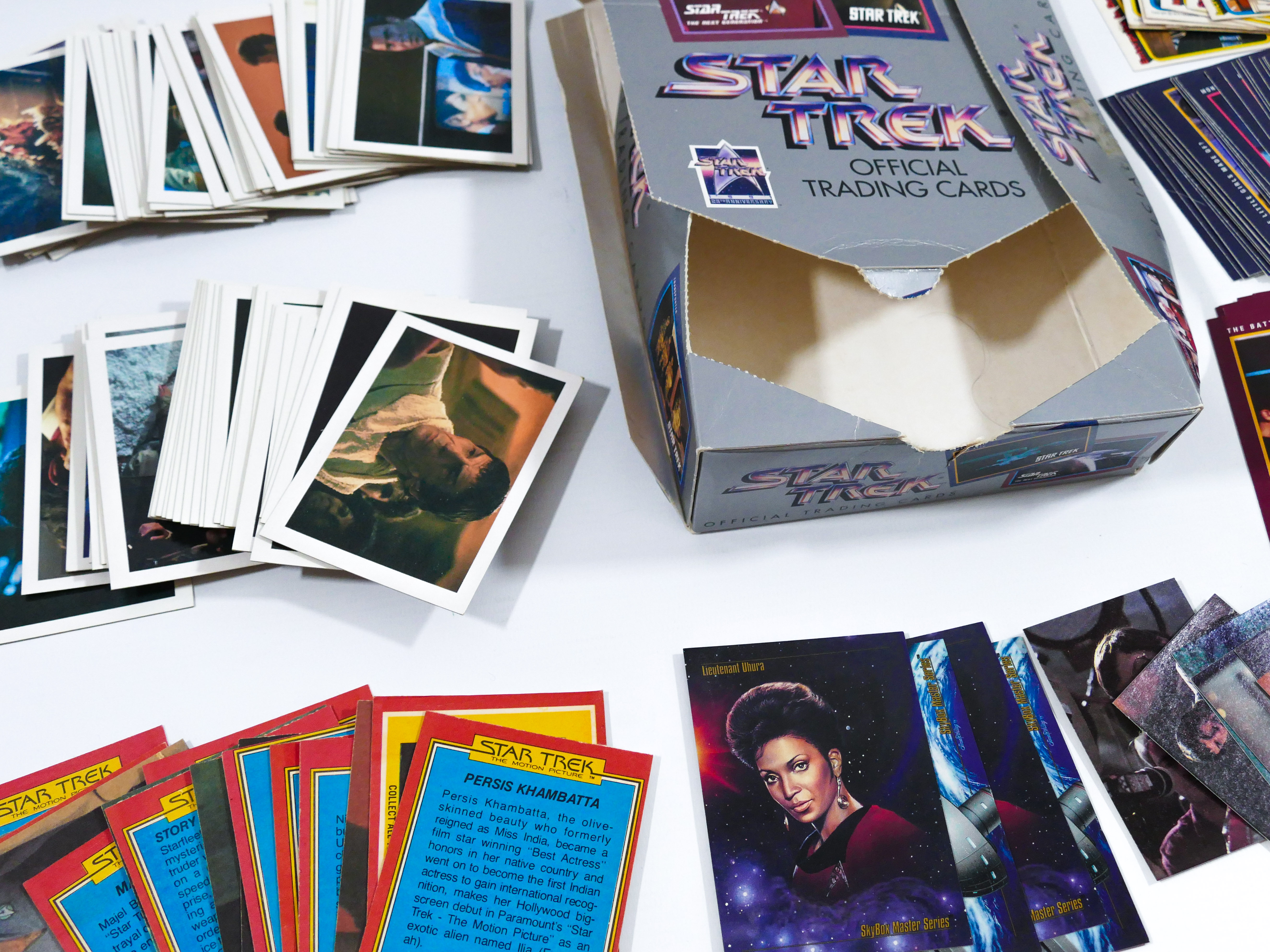 STAR TREK OFFICIAL TRADING CARDS THE NEXT GENERATION TNG LOT VINTAGE COLLECTIBLE CARD GAME SCI-FI - Image 2 of 4