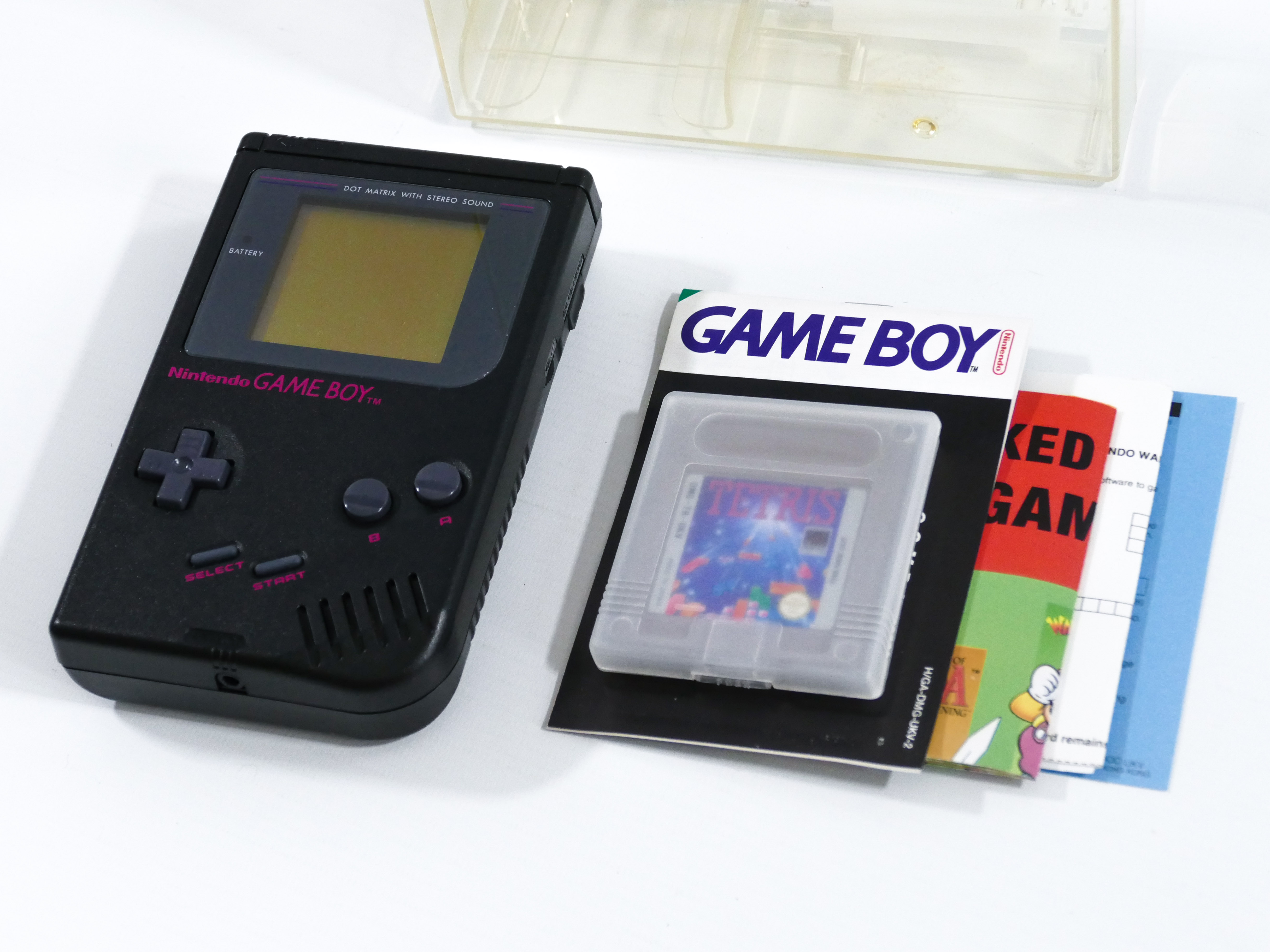 NINTENDO GAMEBOY PLAY IT LOUD BLACK & PINK EDITION VINTAGE HANDHELD VIDEO GAME CONSOLE TETRIS - Image 2 of 2