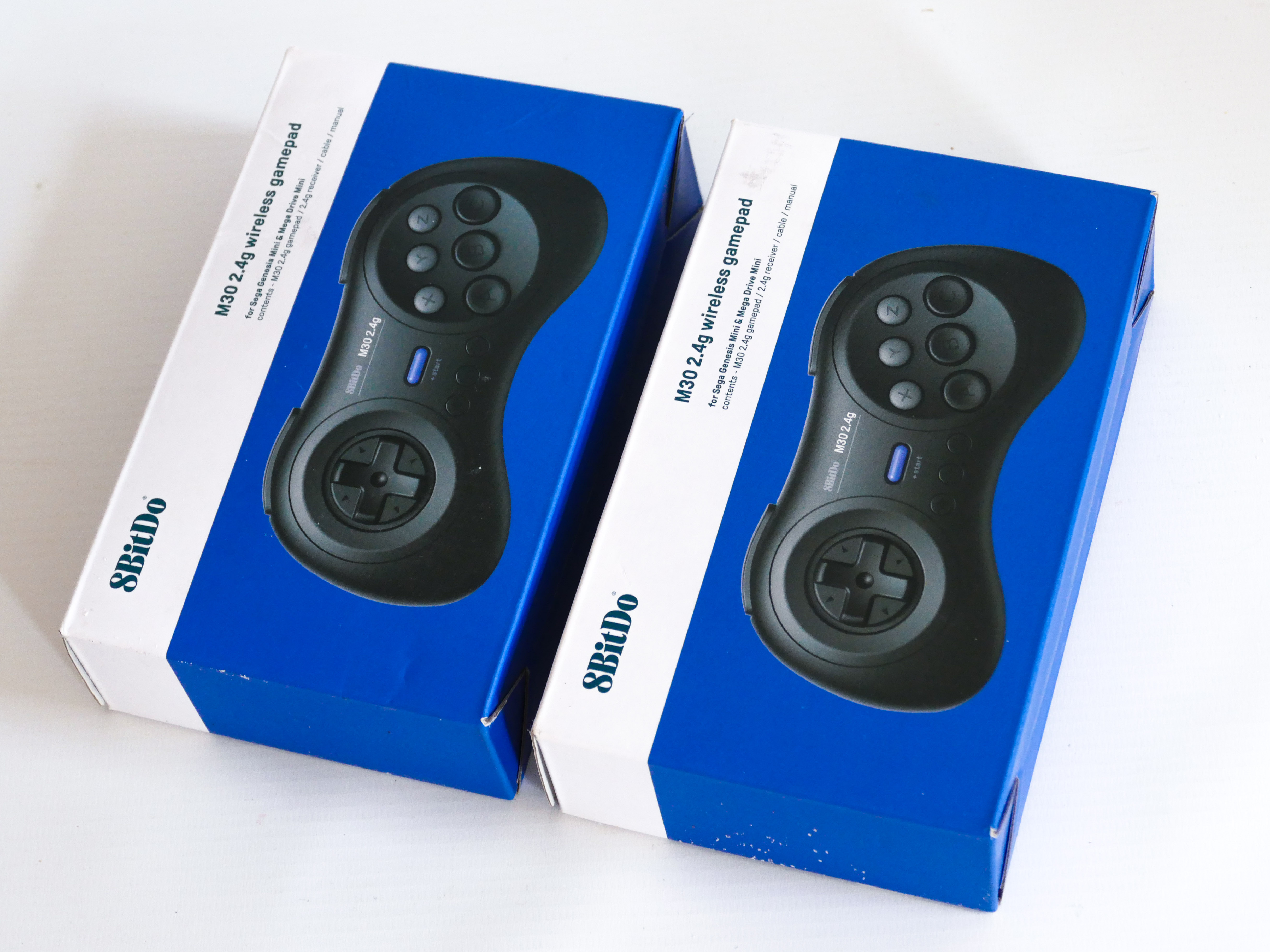 SEGA MEGADRIVE MEGA DRIVE GENESIS WIRELESS GAMEPADS CONTROLLERS 8BITDO RETRO VIDEO COMPUTER GAME