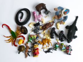 ANIMAL TOY LOT HONG KONG RUBBER JIGGLERS KING KONG MONSTERS VINTAGE RETRO WIND IN THE WILLOWS