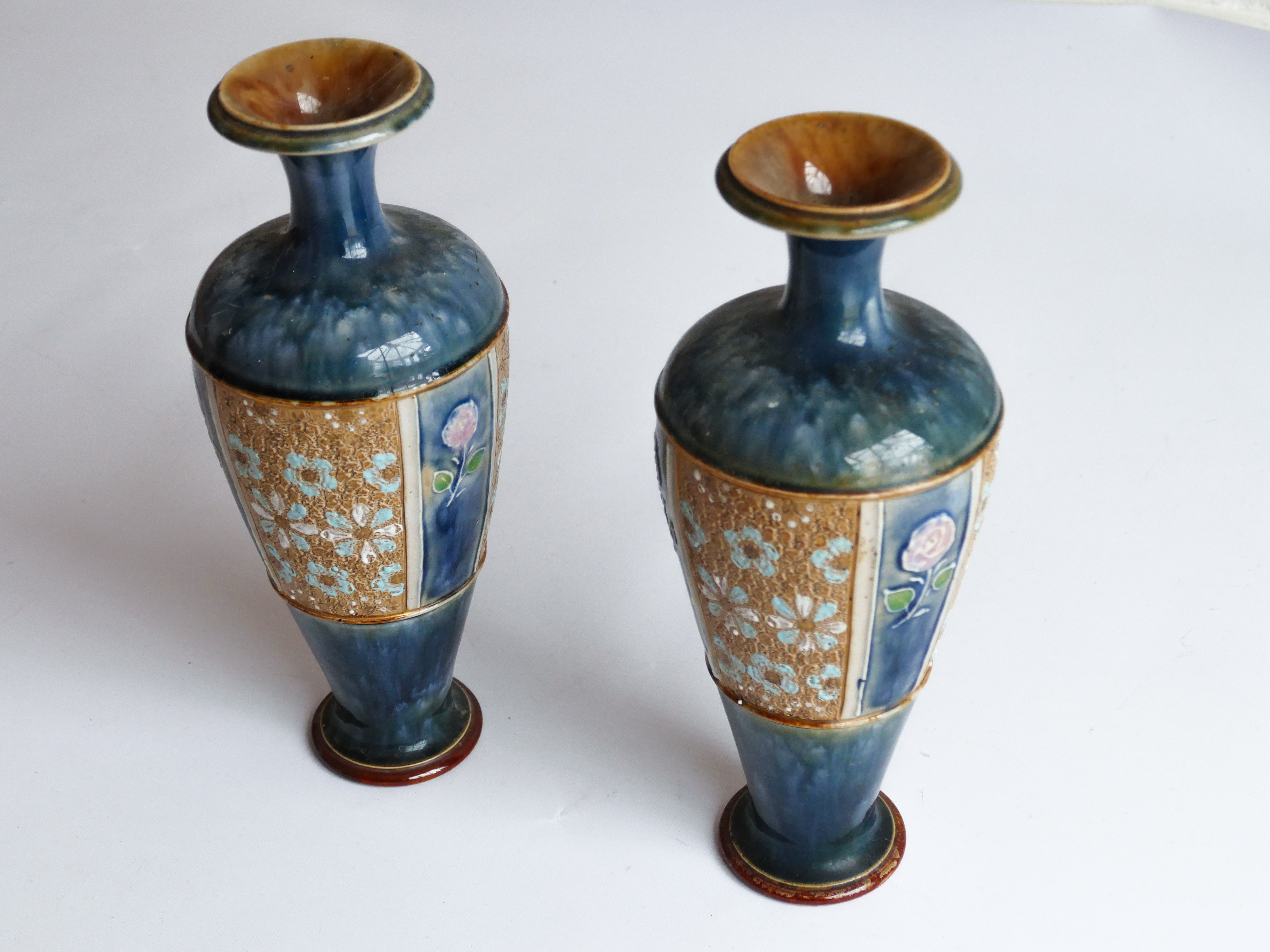 ROYAL DOULTON PAIR OF GLAZED ANTIQUE TAPESTRY VASES CHINA FLORAL MADE IN ENGLAND ART NOUVEAU LAMBETH - Image 2 of 4