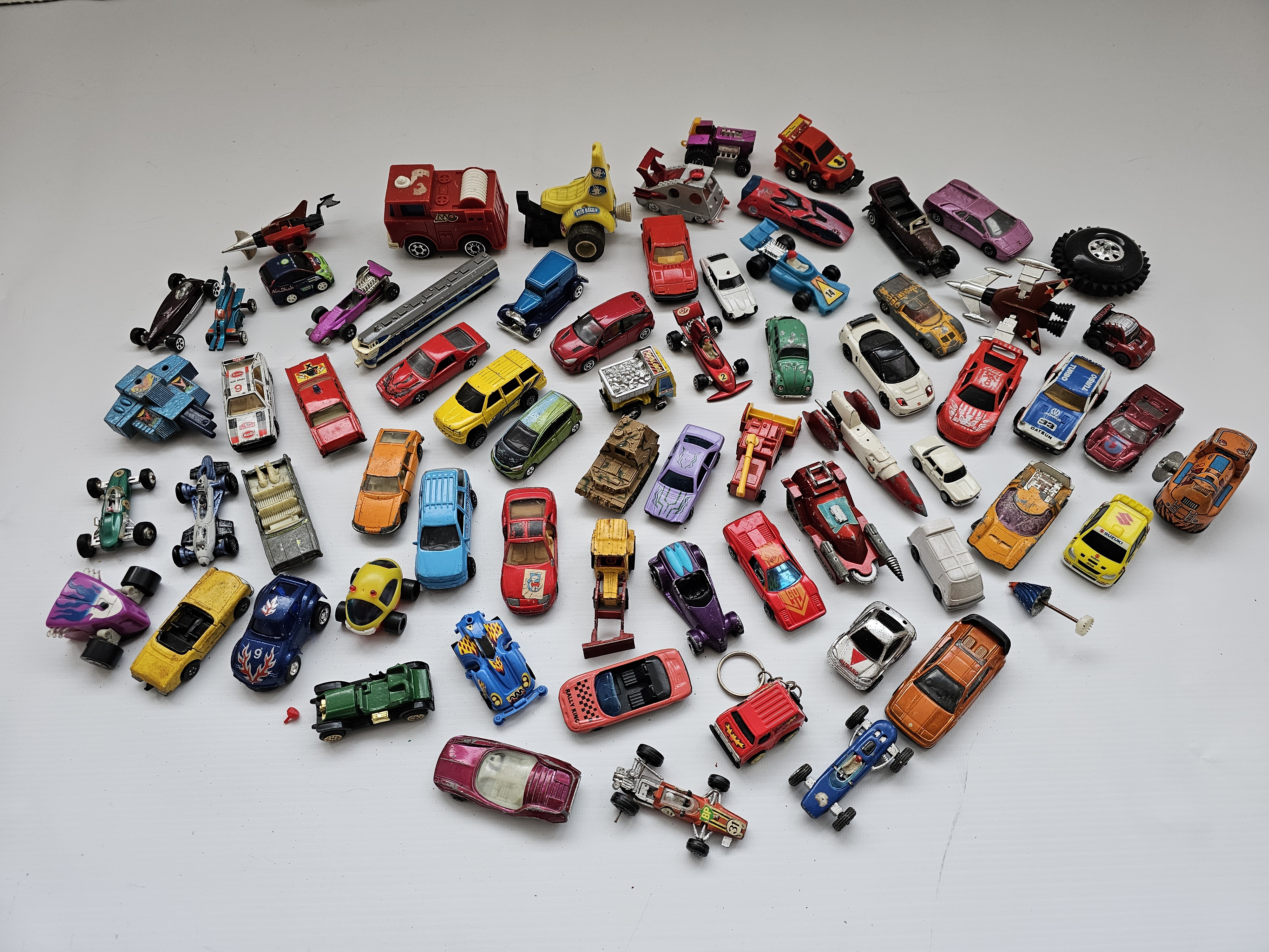 VINTAGE RETRO LOT DIE-CAST VEHICLES CARS MINI JAPAN HONG KONG TOY DIGGER GO KART MATCHBOX