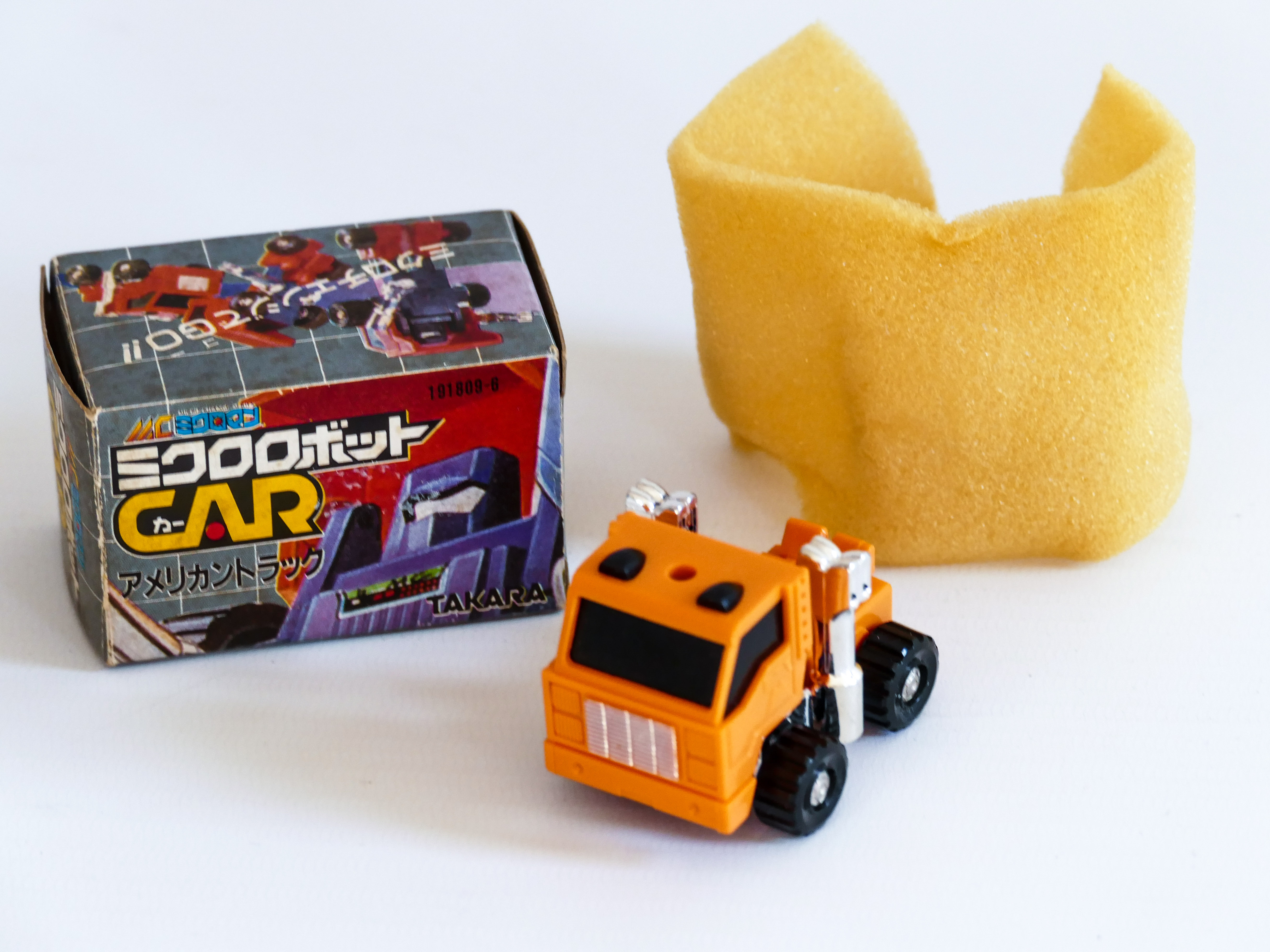 TAKARA MICROMAN DIACLONE TRANSFORMERS G1 MINIBOT HUFFER VINTAGE JAPAN MICROCHANGE CAR ROBOT - Image 2 of 3