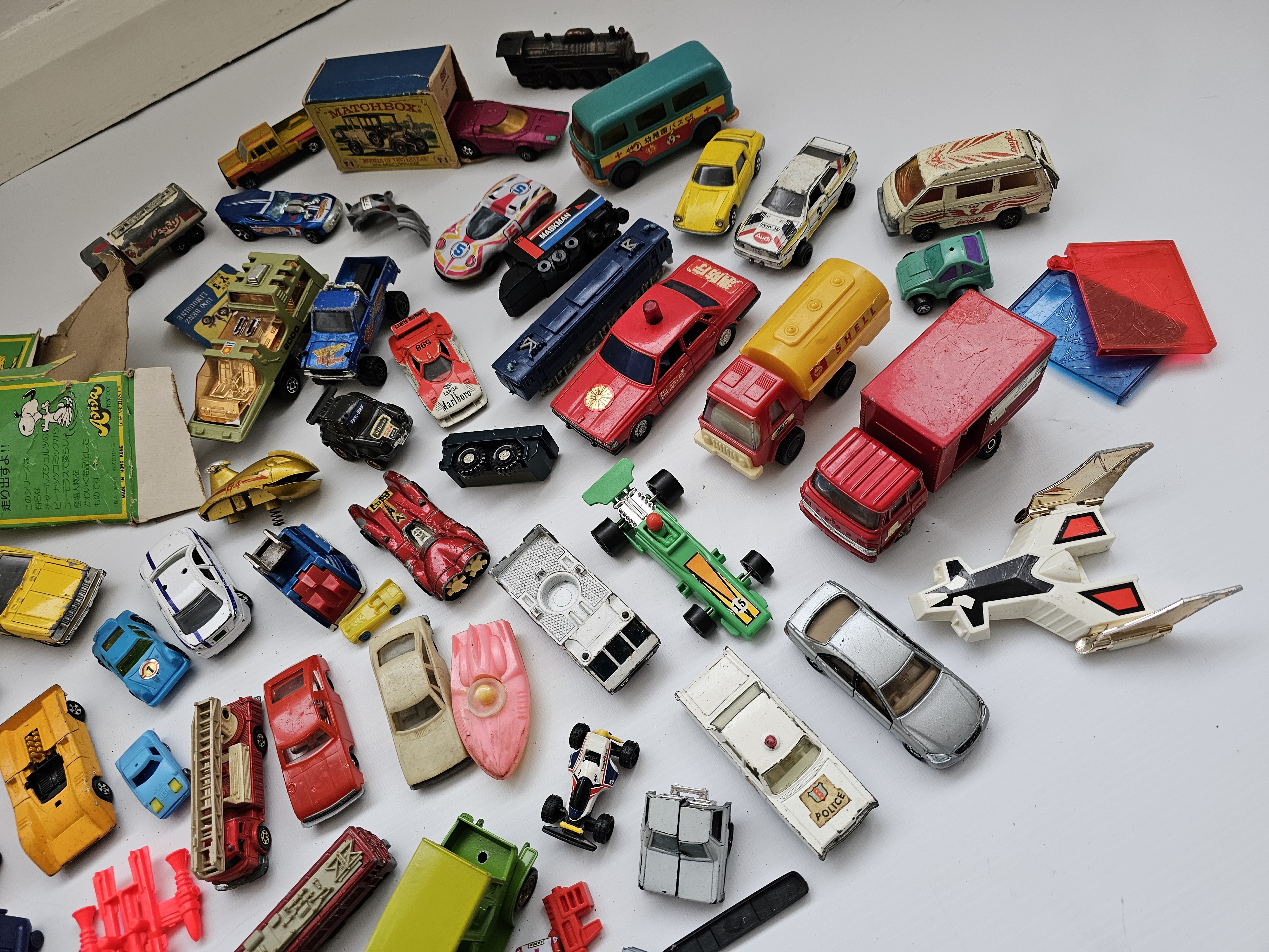 VINTAGE LOT TOY CARS RETRO VEHICLE DIE-CAST PLANE HONG KONG JAPAN LORRY PLASTIC JET - Image 2 of 3