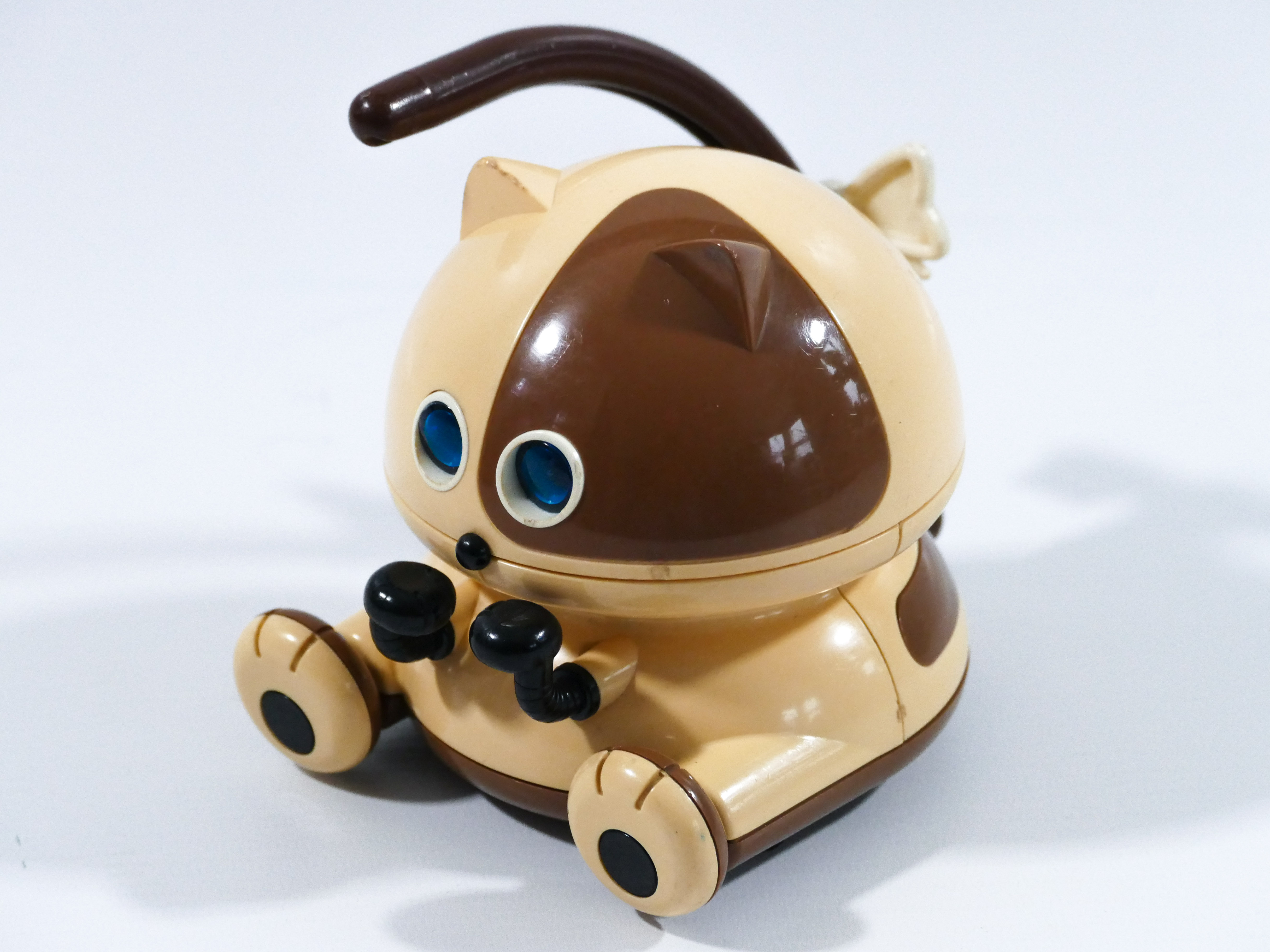 TOMY NYANKO ROBOT CAT ELECTRONIC PET OMNIBOT BATTERY OPERATED VINTAGE JAPAN SPACE TOY SONY AIBO