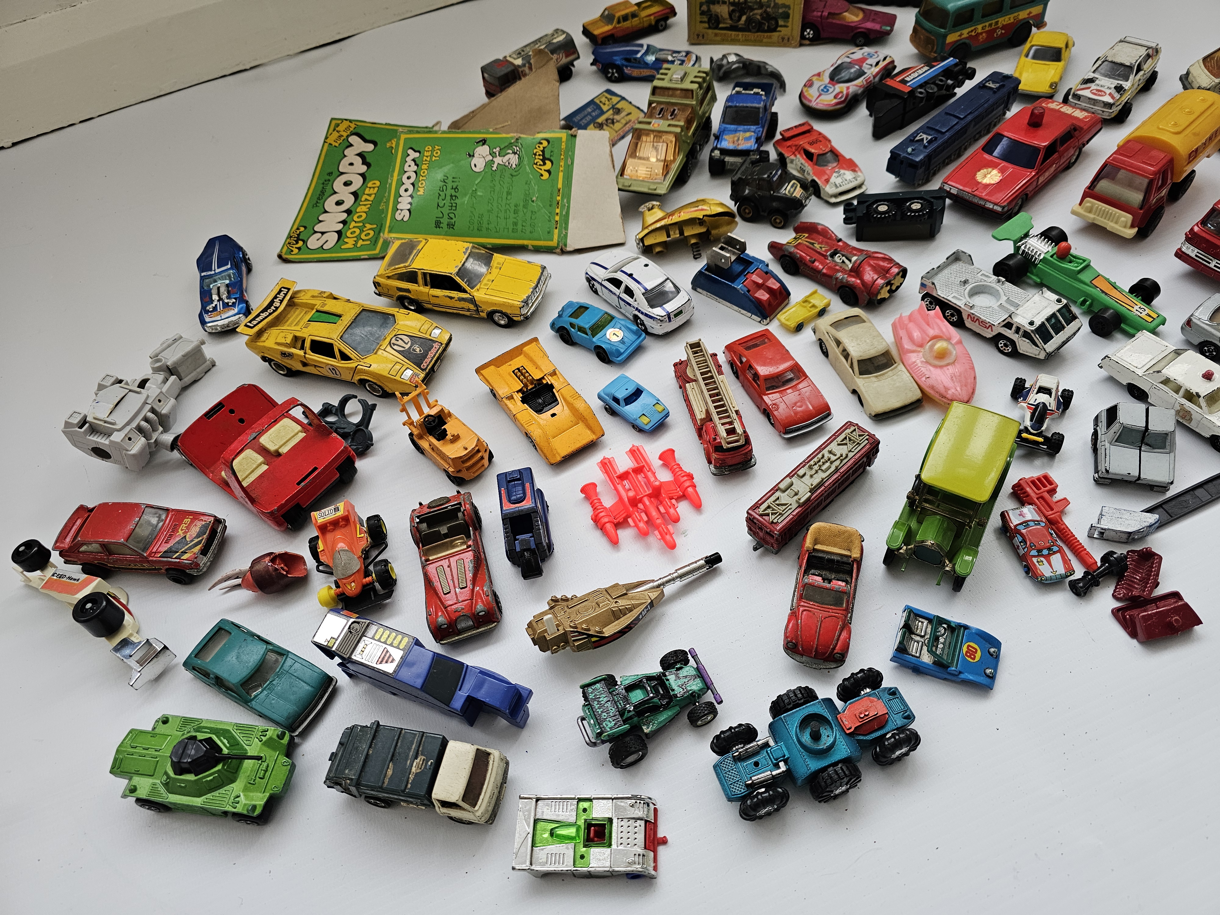 VINTAGE LOT TOY CARS RETRO VEHICLE DIE-CAST PLANE HONG KONG JAPAN LORRY PLASTIC JET - Image 3 of 3