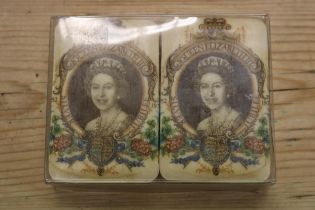 Queen Elizabeth Ii 1952 1977 Silver Jubilee Soaps A Set Two Collectible Celebrating Ii's Soap