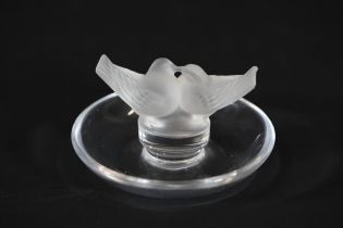 Lalique Kissing Doves Pin Ring Dish Description Modern Featuring A Sculpture Pair Base Engraved
