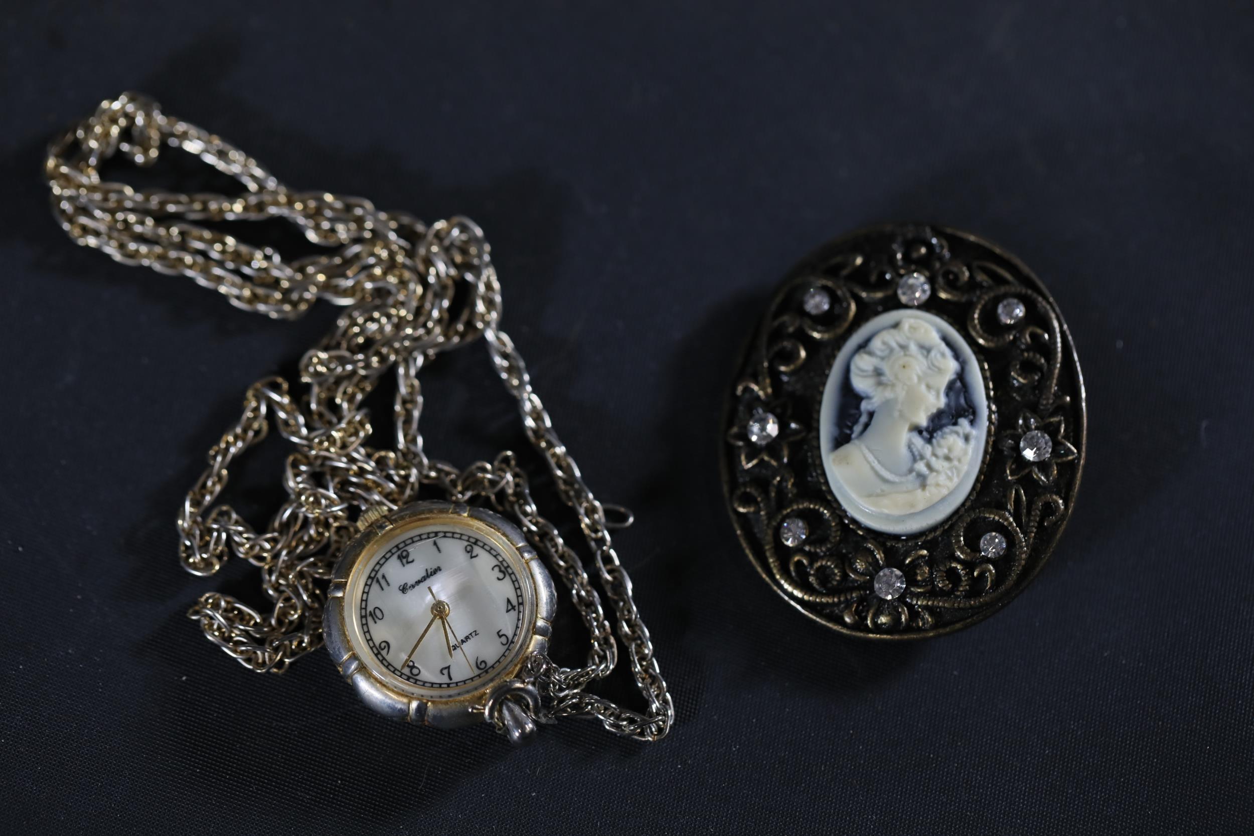 Costume Jewellery Collection Coinage Watches Icons Chinese Pieces - Image 16 of 44