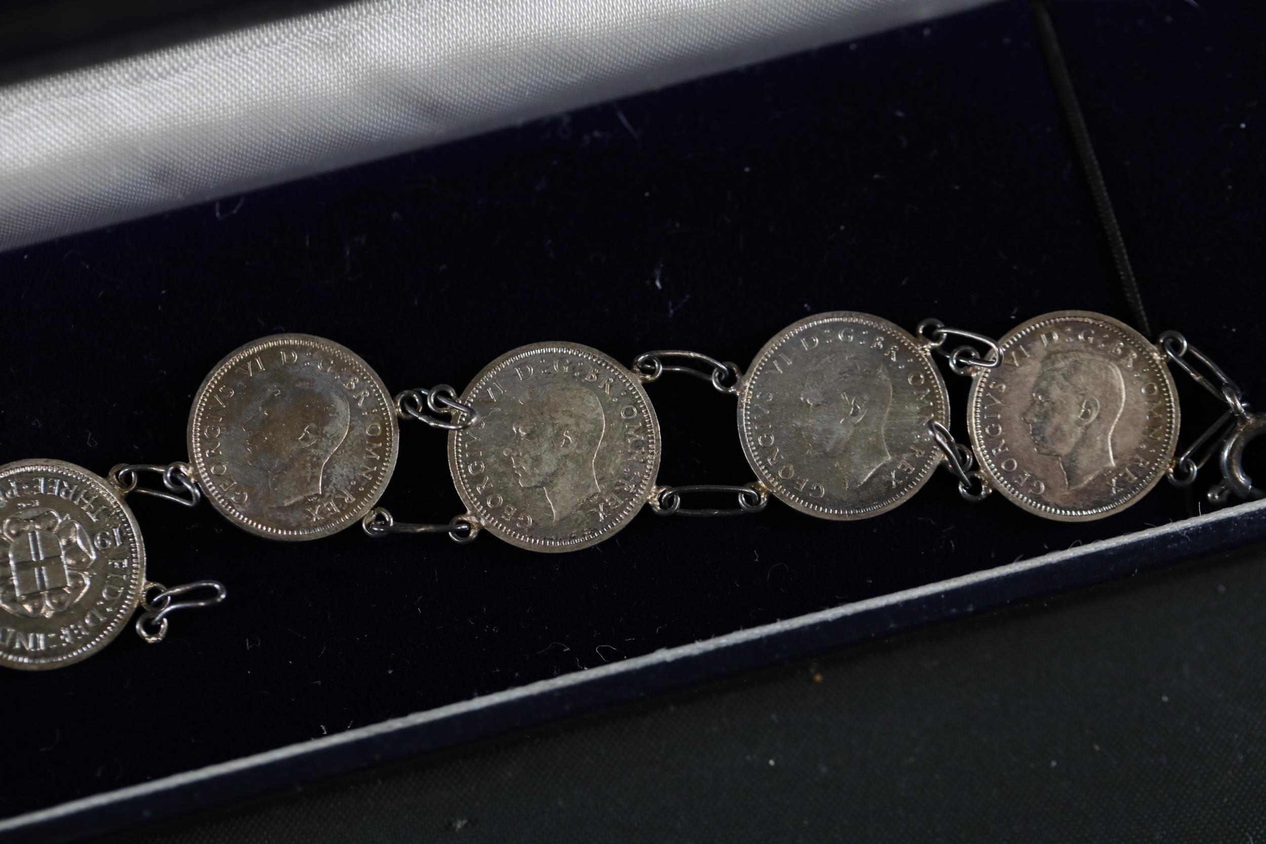 Costume Jewellery Collection Coinage Watches Icons Chinese Pieces - Image 18 of 44