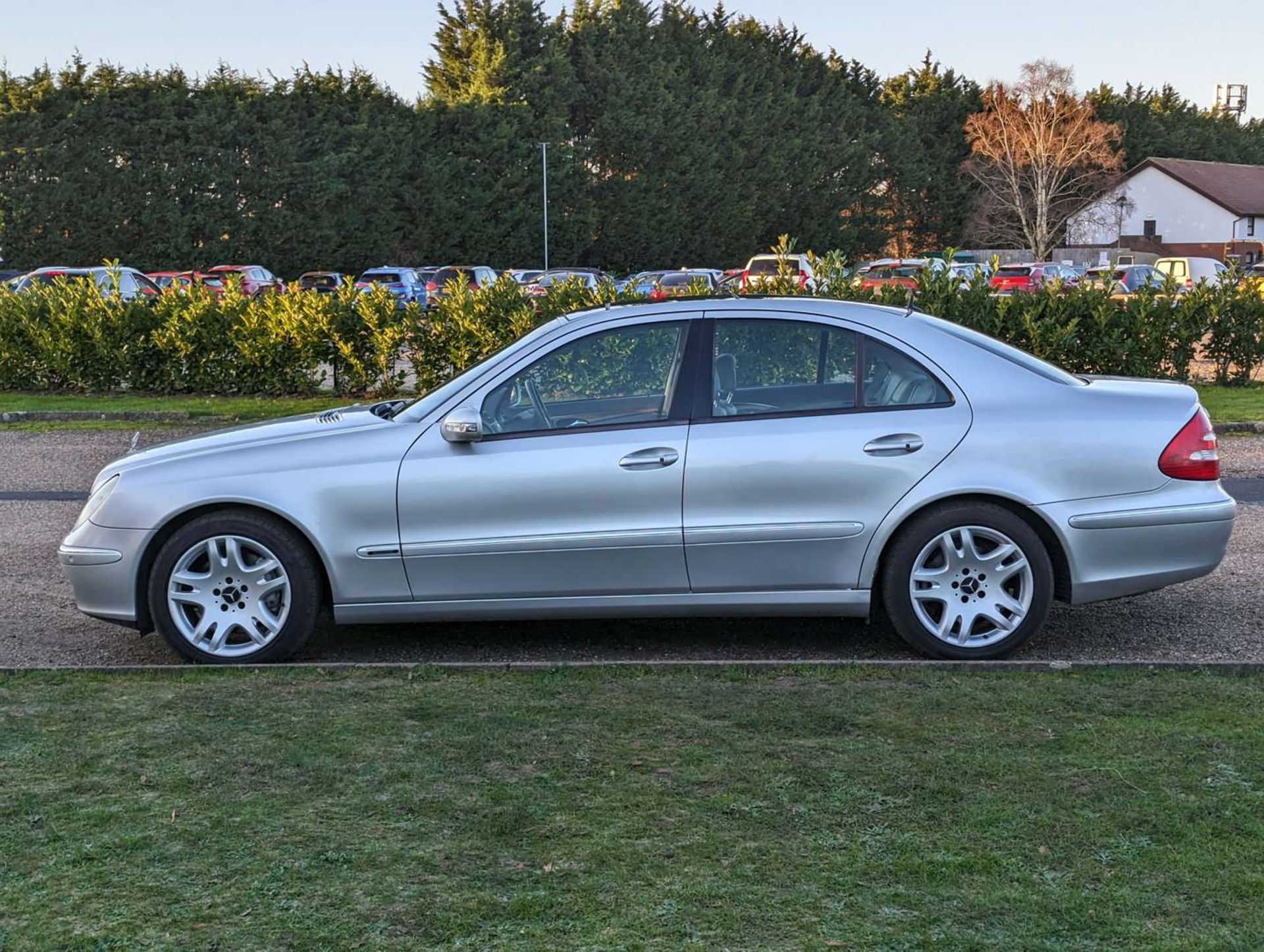 2002 MERCEDES E500 AUTO - Image 4 of 30