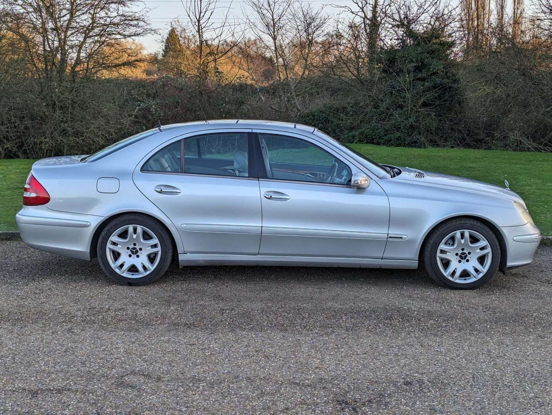 2002 MERCEDES E500 AUTO - Image 8 of 30