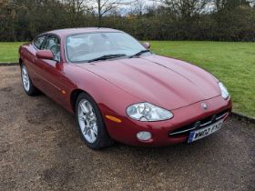 2002 JAGUAR XK8 4.0 COUPE AUTO