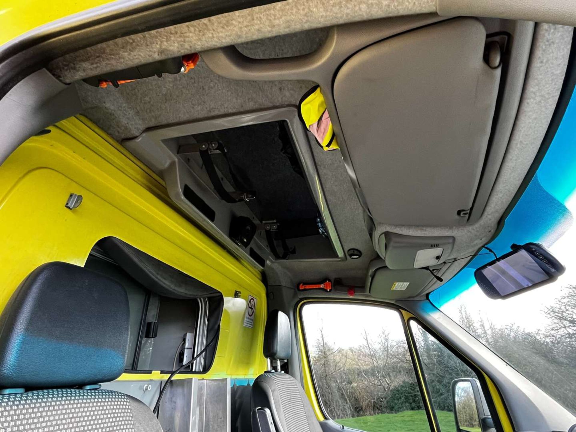 2009 MERCEDES SPRINTER AMBULANCE - Image 22 of 29