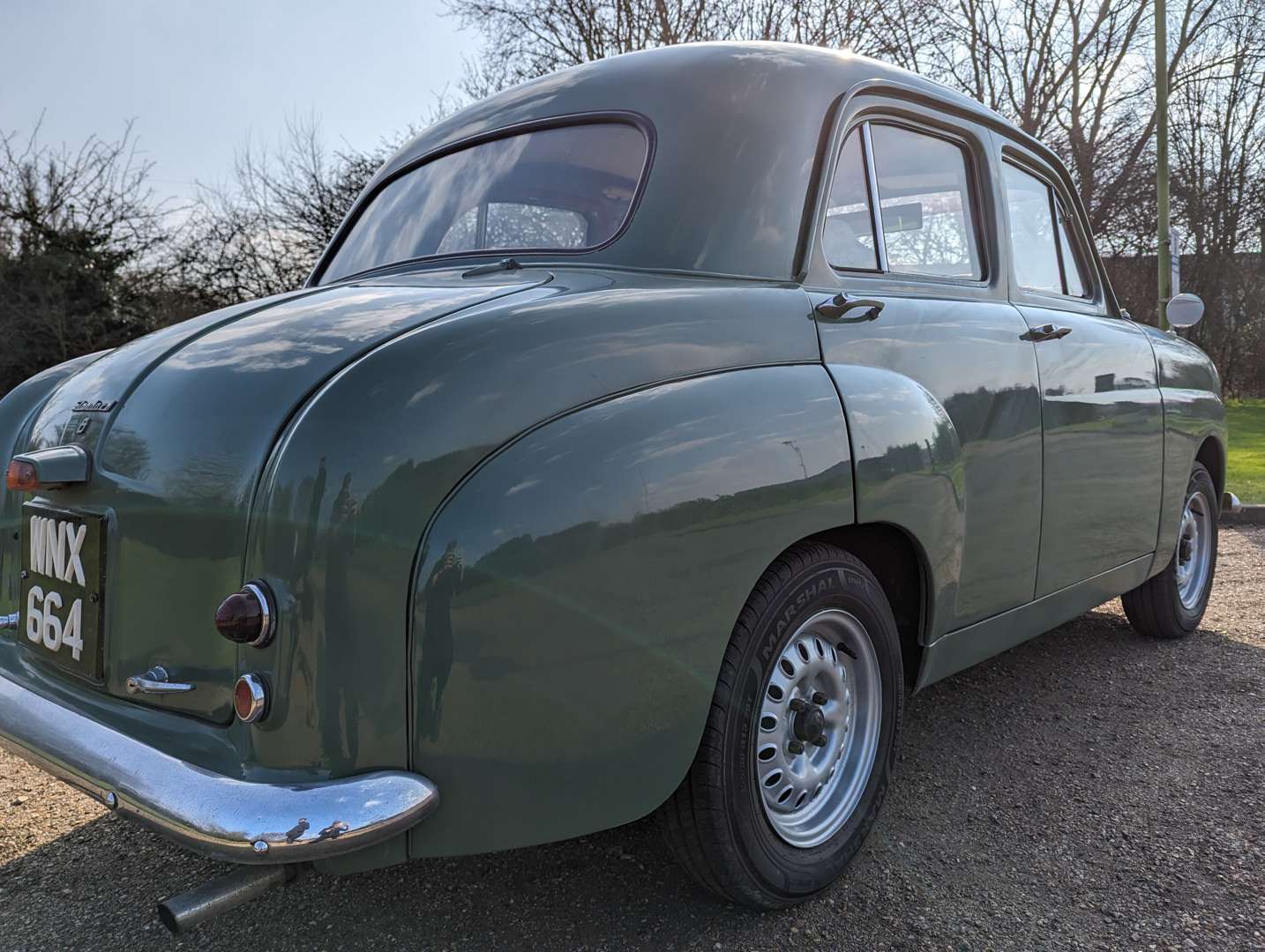 1957 STANDARD 8 SALOON - Image 10 of 29