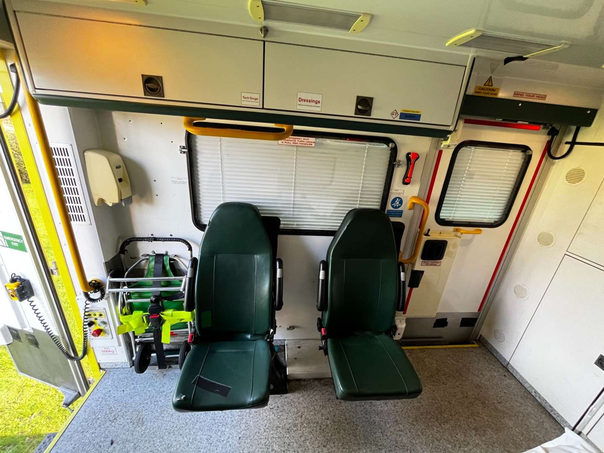 2009 MERCEDES SPRINTER AMBULANCE - Image 26 of 29