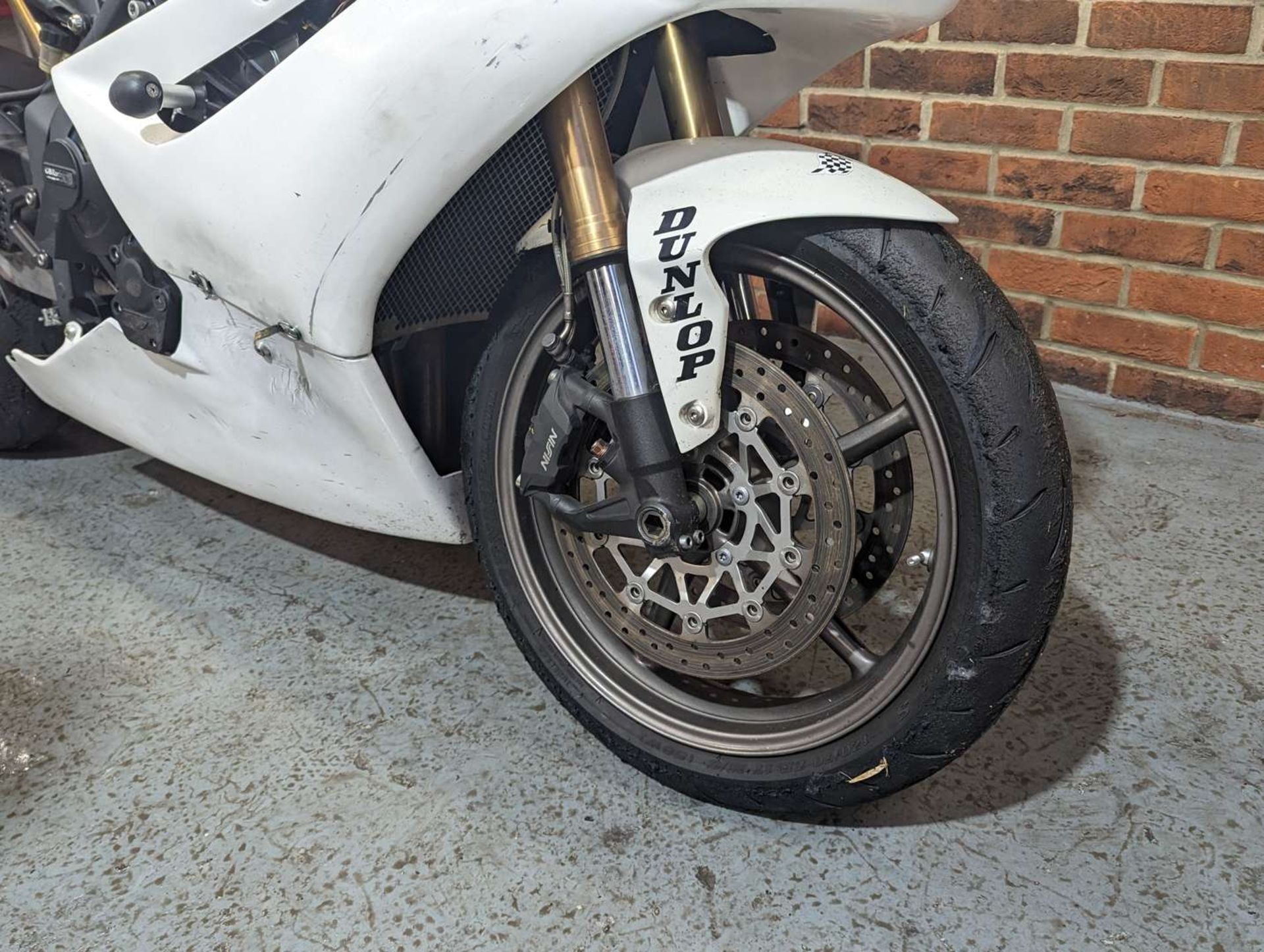 2009 TRIUMPH DAYTONA 675 TRACK BIKE - Image 12 of 22